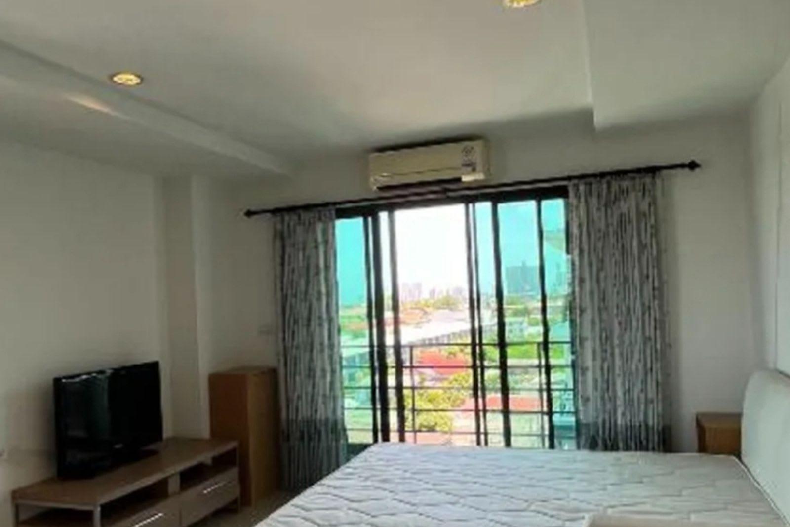 Studio Condo for Sale in De Blue Sky, Pattaya, Thailand
