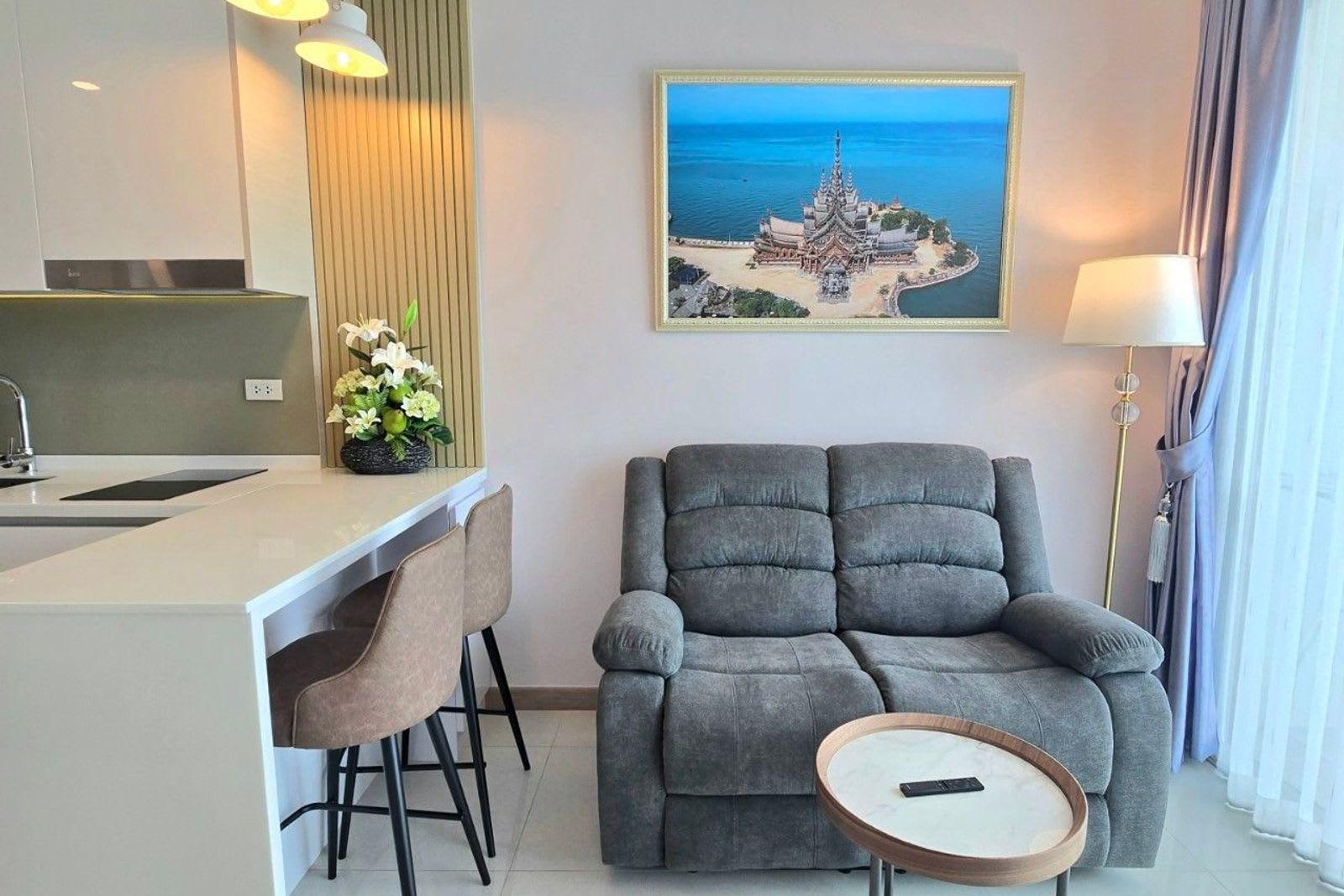 1-Bedroom Condo for Sale in The Riviera Jomtien, Pattaya, Thailand