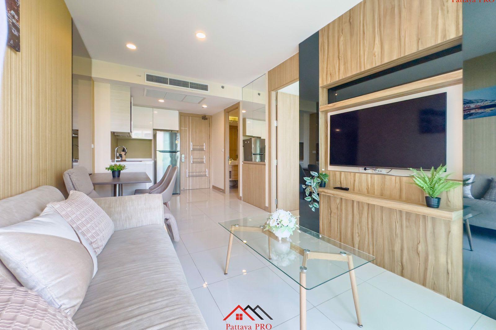 1-Bedroom Condo for Sale in The Riviera Wongamat, Pattaya, Thailand 2