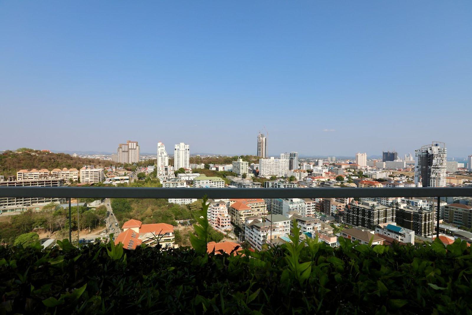 Studio Condo for Sale in The Peak Towers, Pattaya, Thailand 3