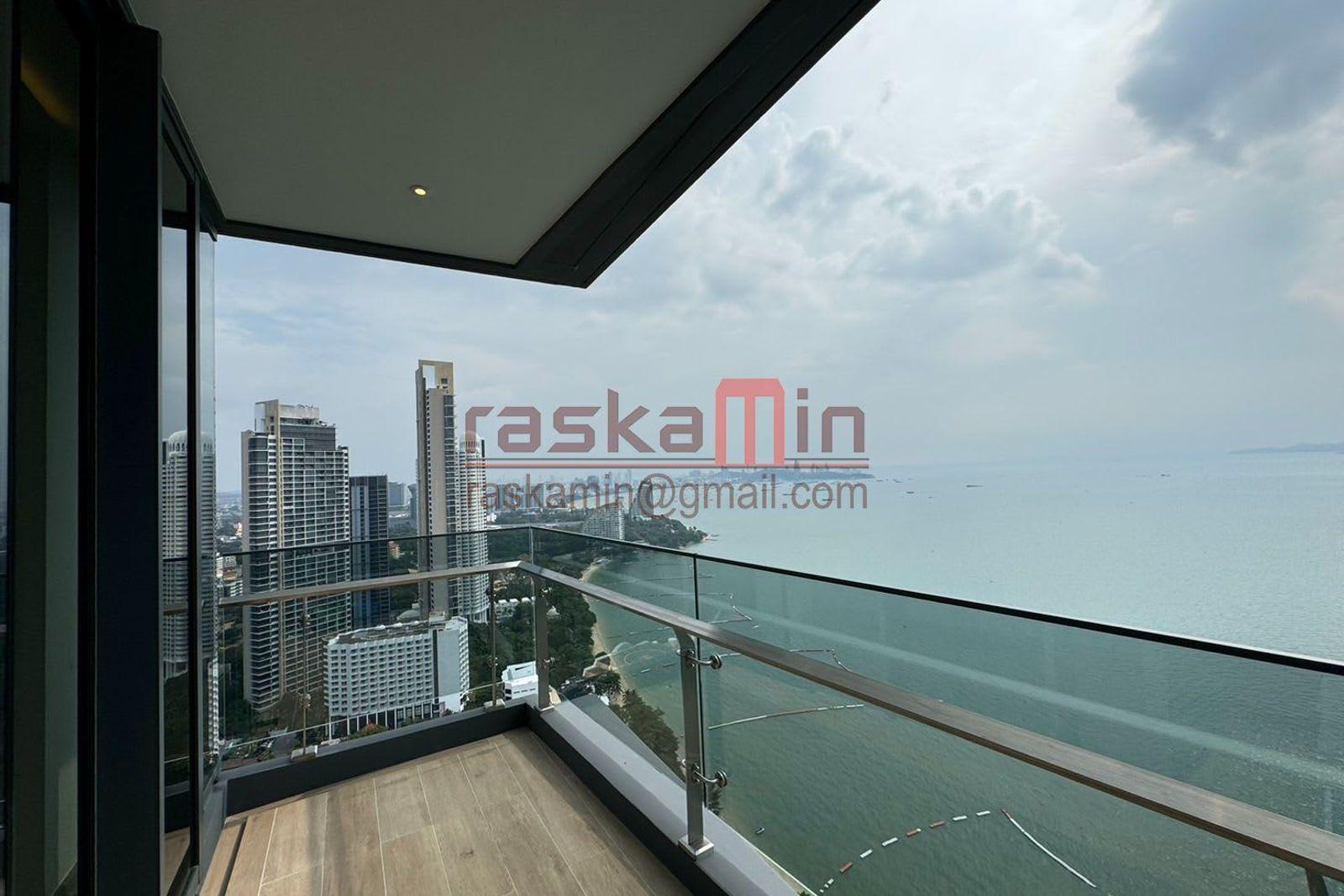Studio Condo for Sale in Arom Wongamat, Pattaya, Thailand