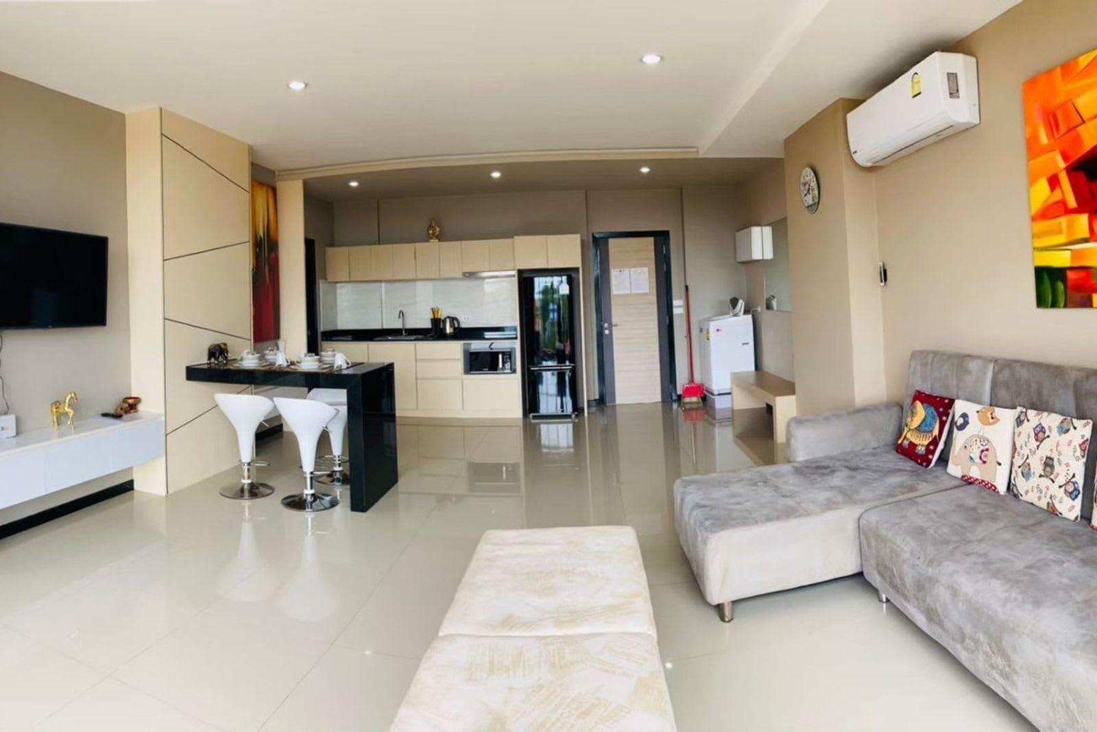 Studio Condo for Sale in Nai Harn Beach Condominium, Phuket, Thailand