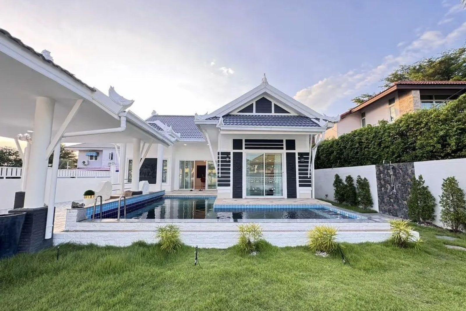 Studio Villa for Rent in Pattaya Villa, Pattaya, Thailand 4