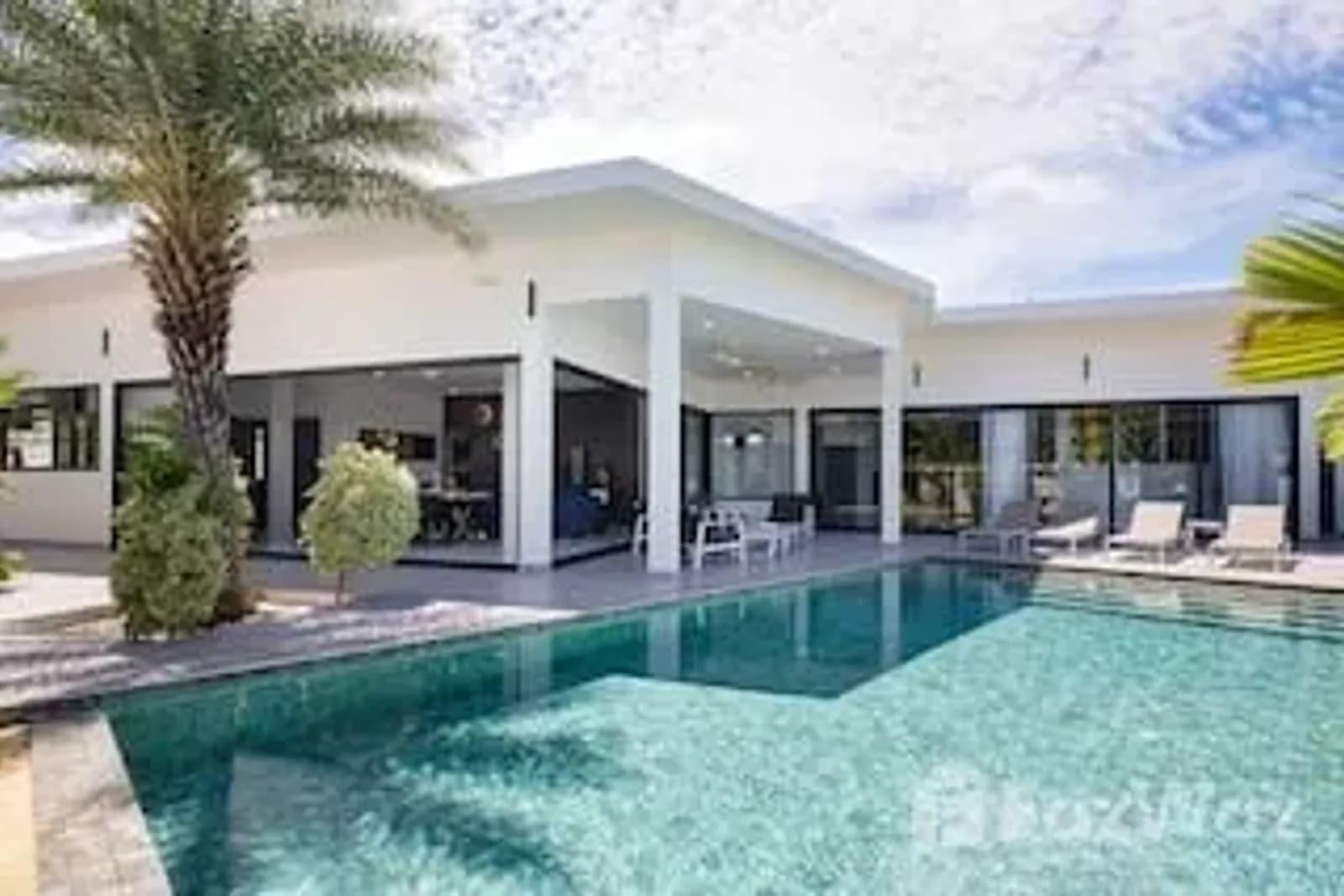 4-Bedroom Villa for Sale in Phuket Villa, Phuket, Thailand