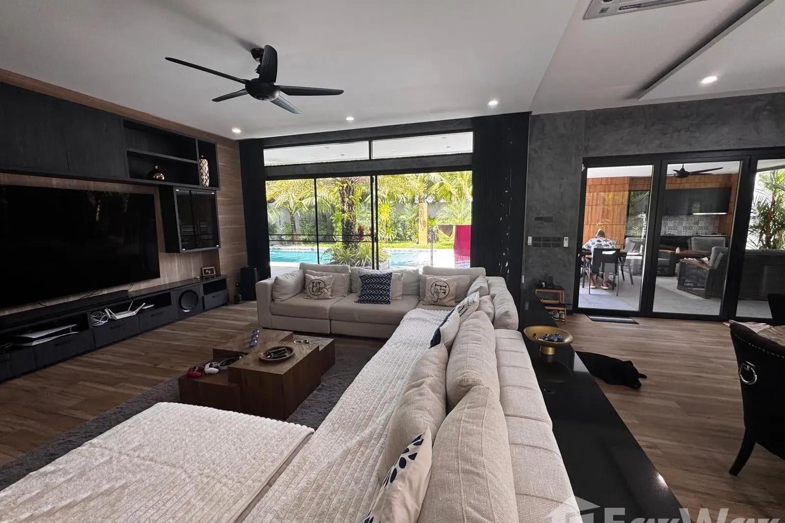 3-Bedroom Villa for Sale in Phuket Villa, Phuket, Thailand 3