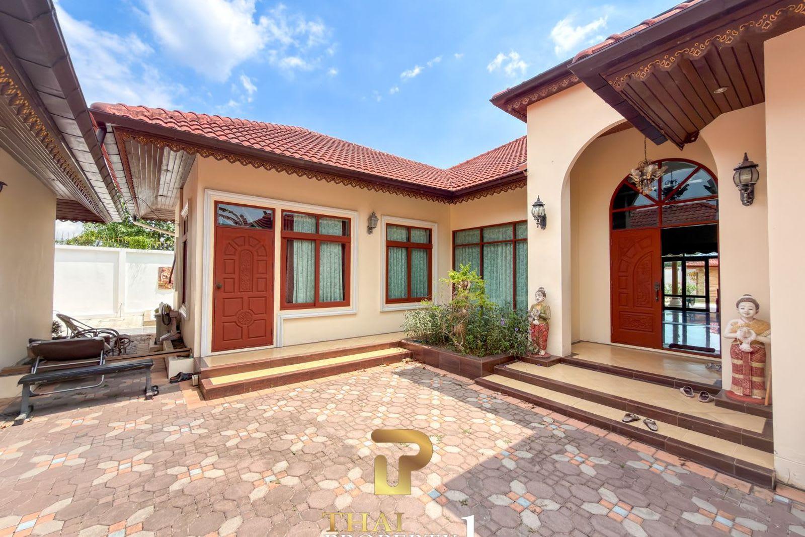 Villa for Sale in Pattaya Villa, Pattaya, Thailand
