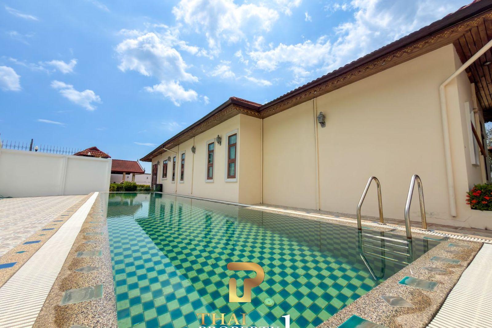 Villa for Sale in Pattaya Villa, Pattaya, Thailand 2