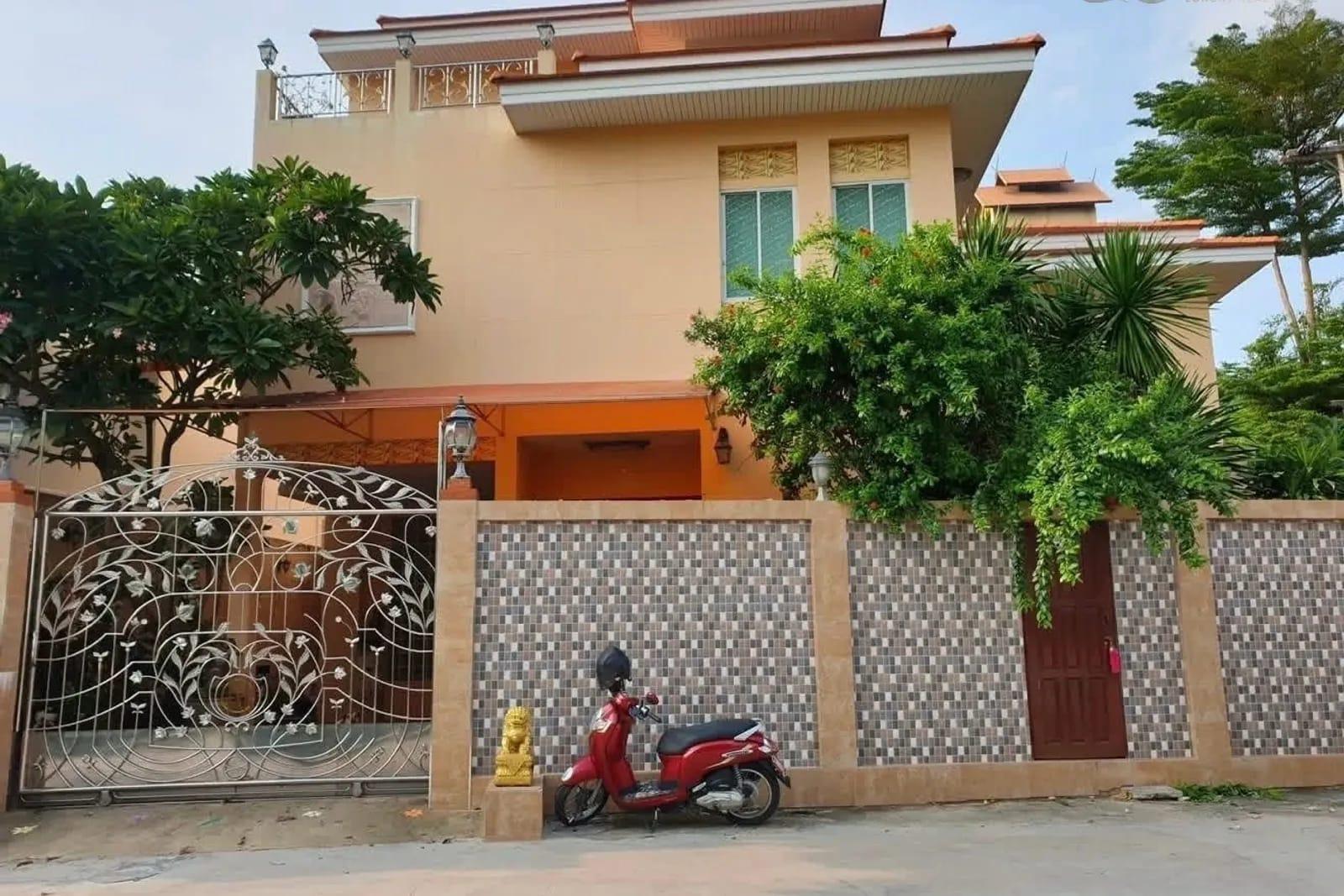 Villa for Sale in Pattaya Villa, Pattaya, Thailand