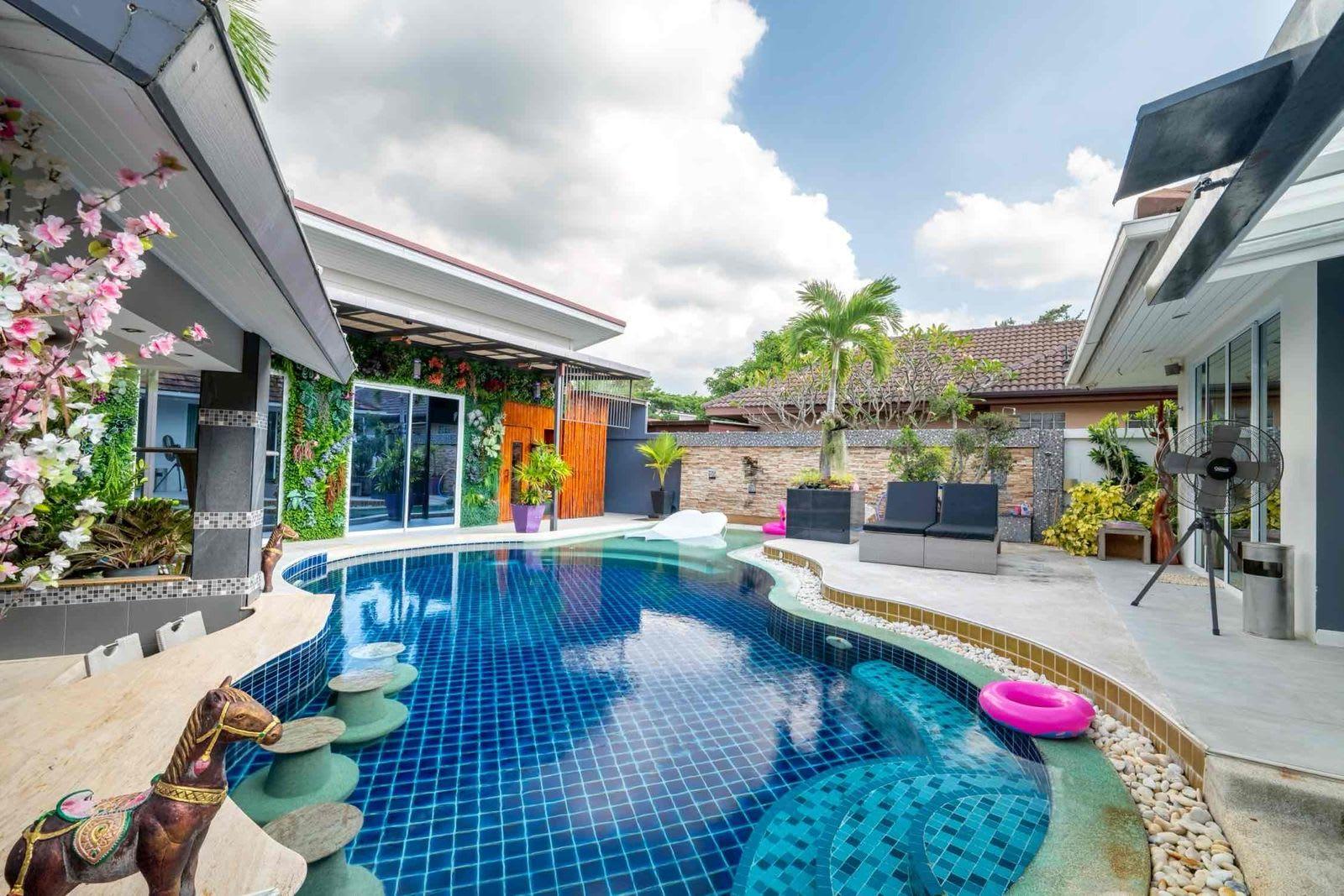 Villa for Sale in Pattaya Villa, Pattaya, Thailand