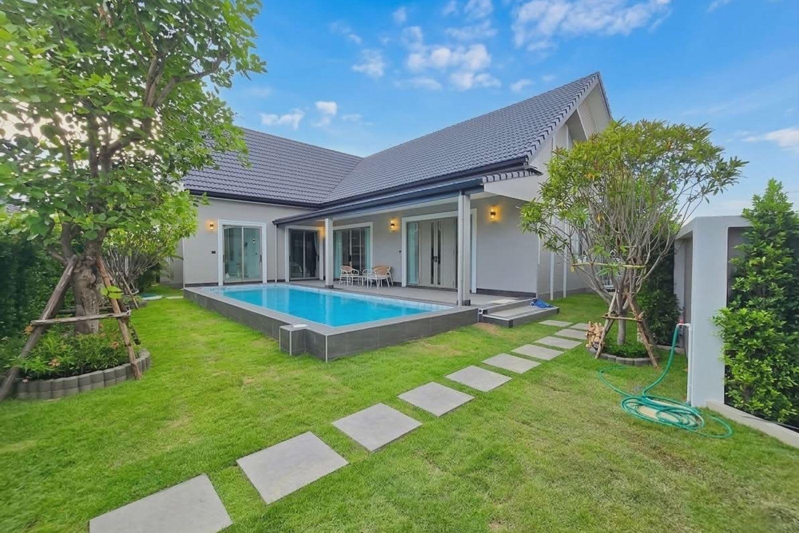 Villa for Sale in Pattaya Villa, Pattaya, Thailand