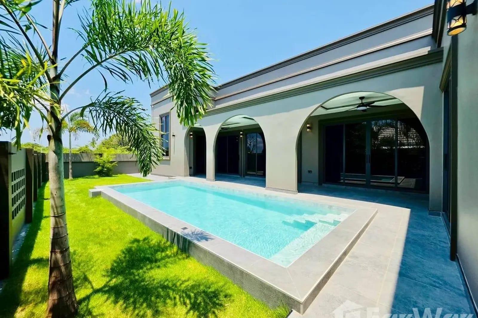 Villa for Sale in Pattaya Villa, Pattaya, Thailand 5