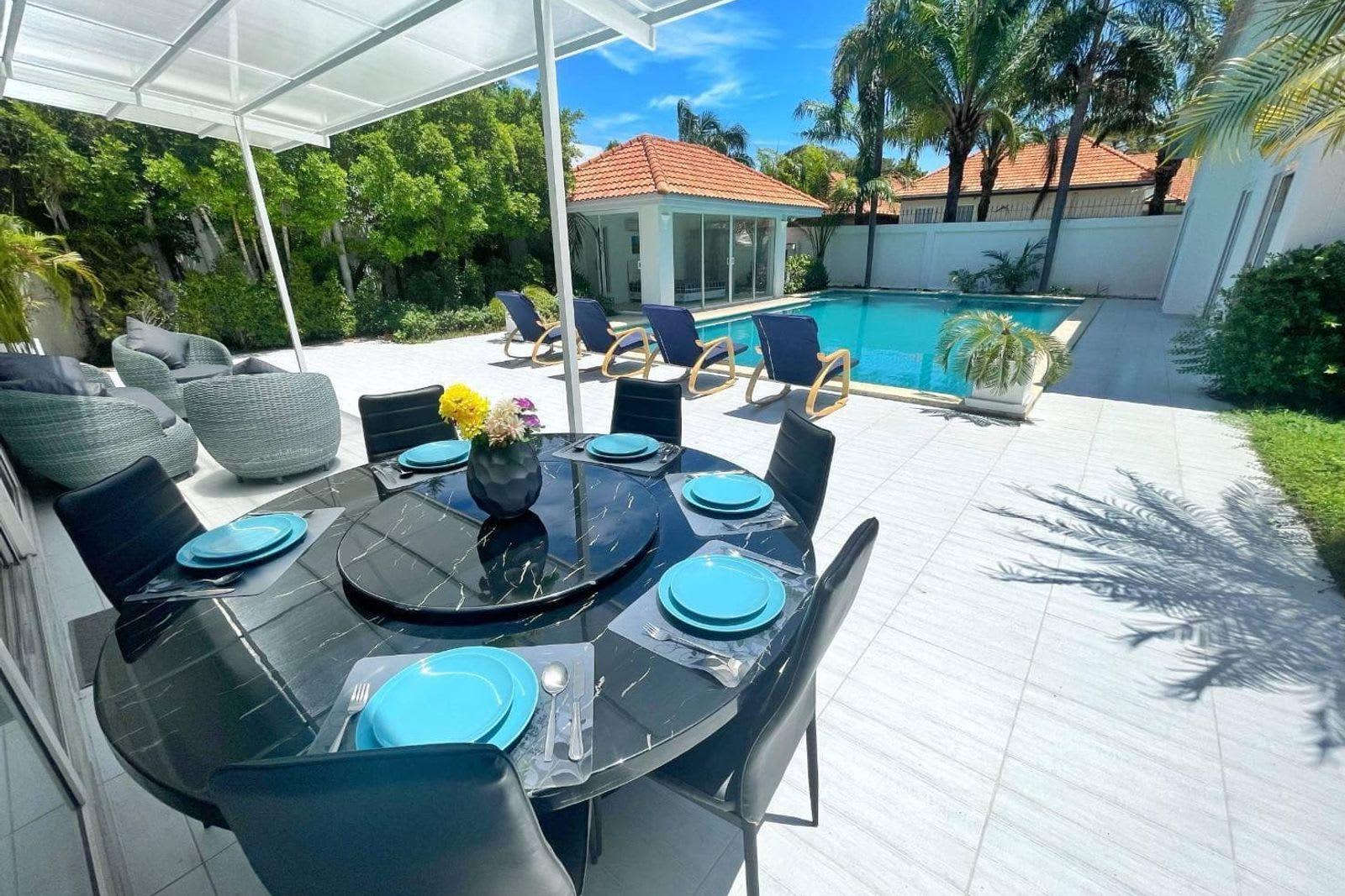 Villa for Sale in Pattaya Villa, Pattaya, Thailand 2