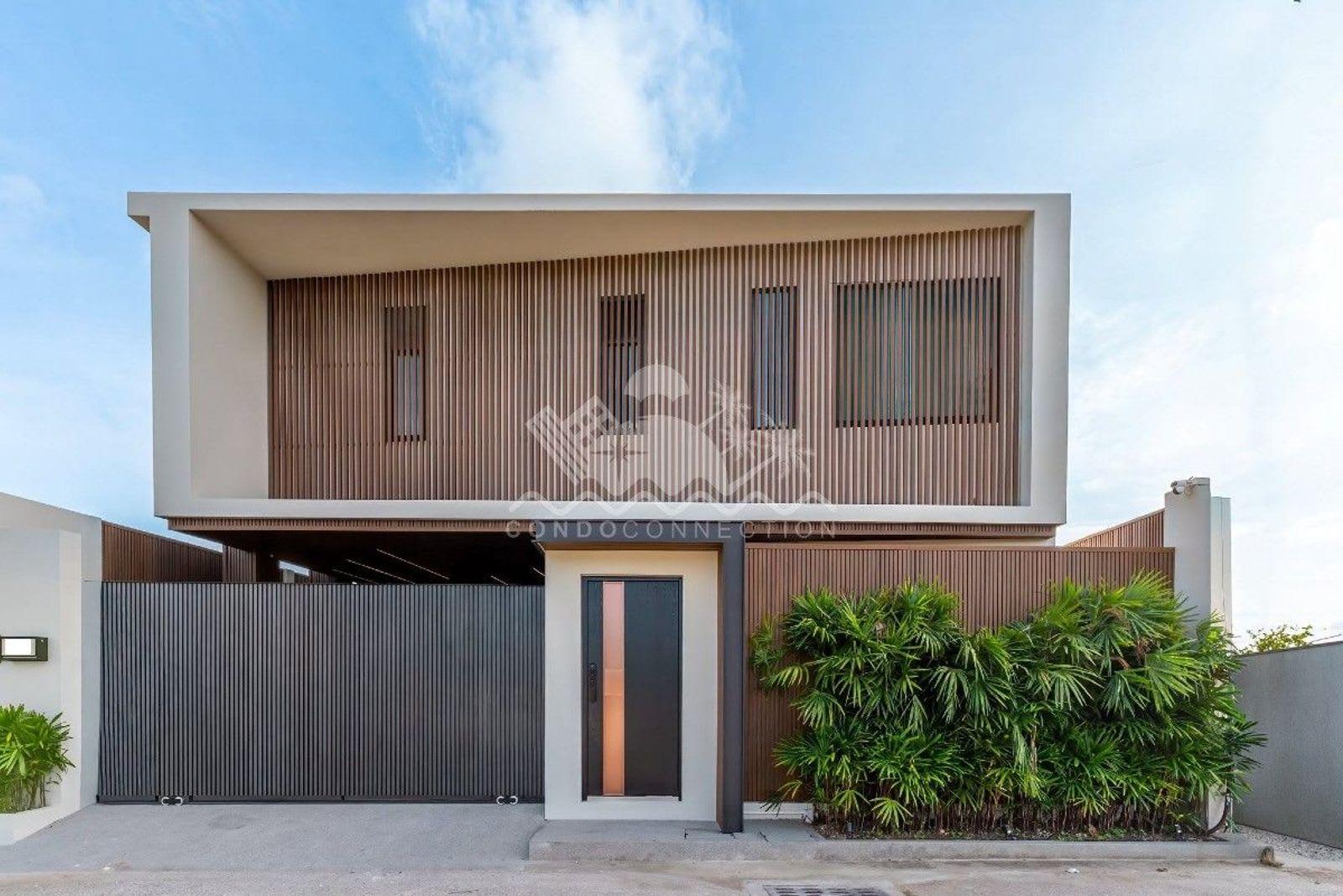 5-Bedroom Villa for Sale in Pattaya Villa, Pattaya, Thailand