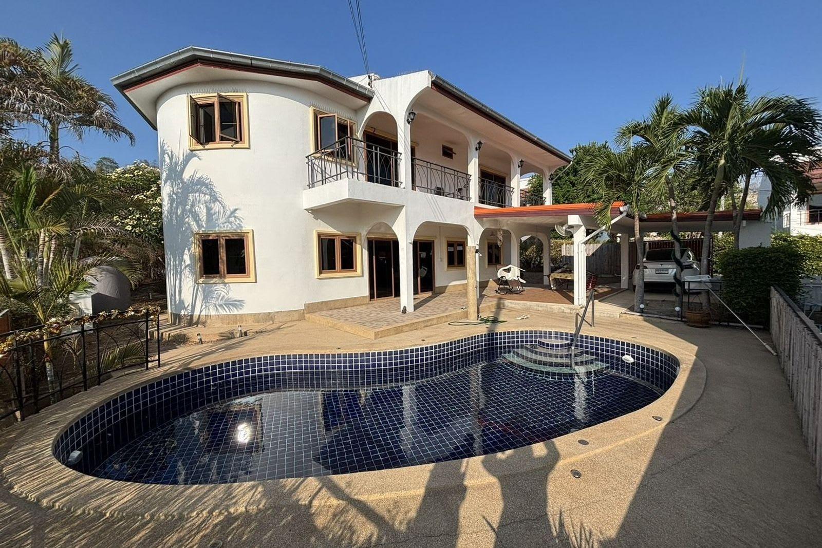 4-Bedroom Villa for Sale in Hua Hin Villa, Hua Hin, Thailand