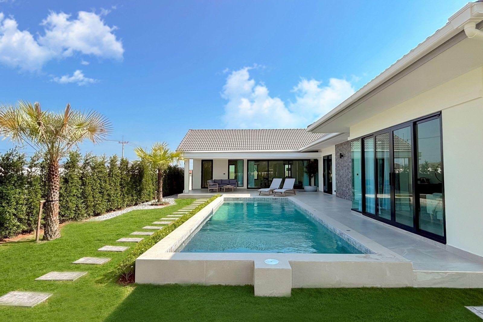 4-Bedroom Villa for Sale in Hua Hin Villa, Hua Hin, Thailand 2