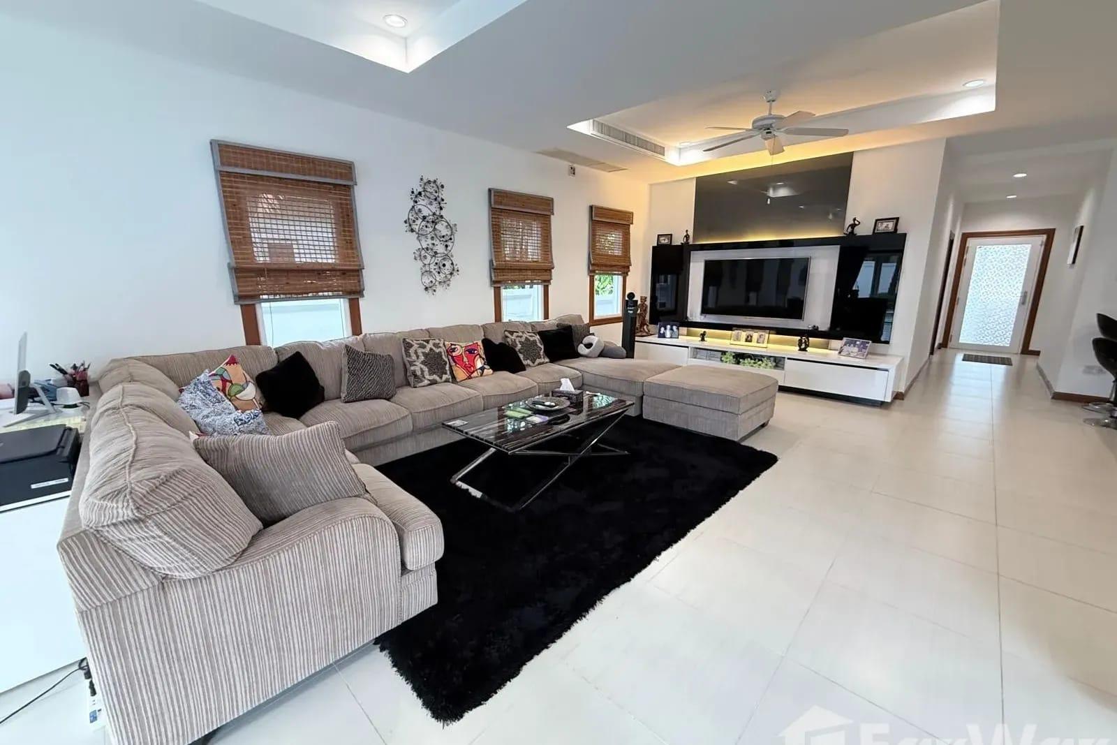 3-Bedroom Villa for Sale in Hua Hin Villa, Hua Hin, Thailand 2