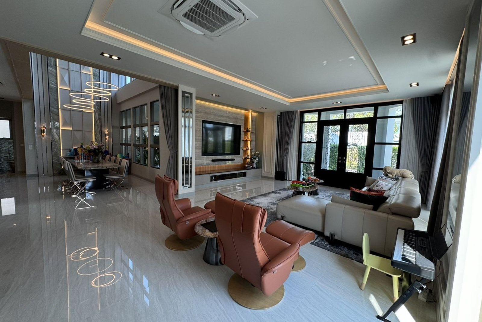 4-Bedroom Villa for Sale in Bangkok Villa, Bangkok, Thailand 3