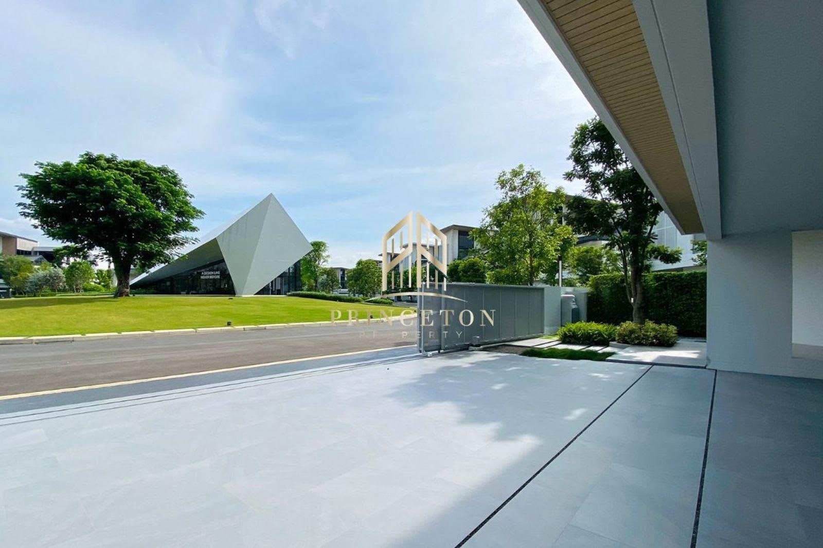 Villa for Sale in Bangkok Villa, Bangkok, Thailand 3