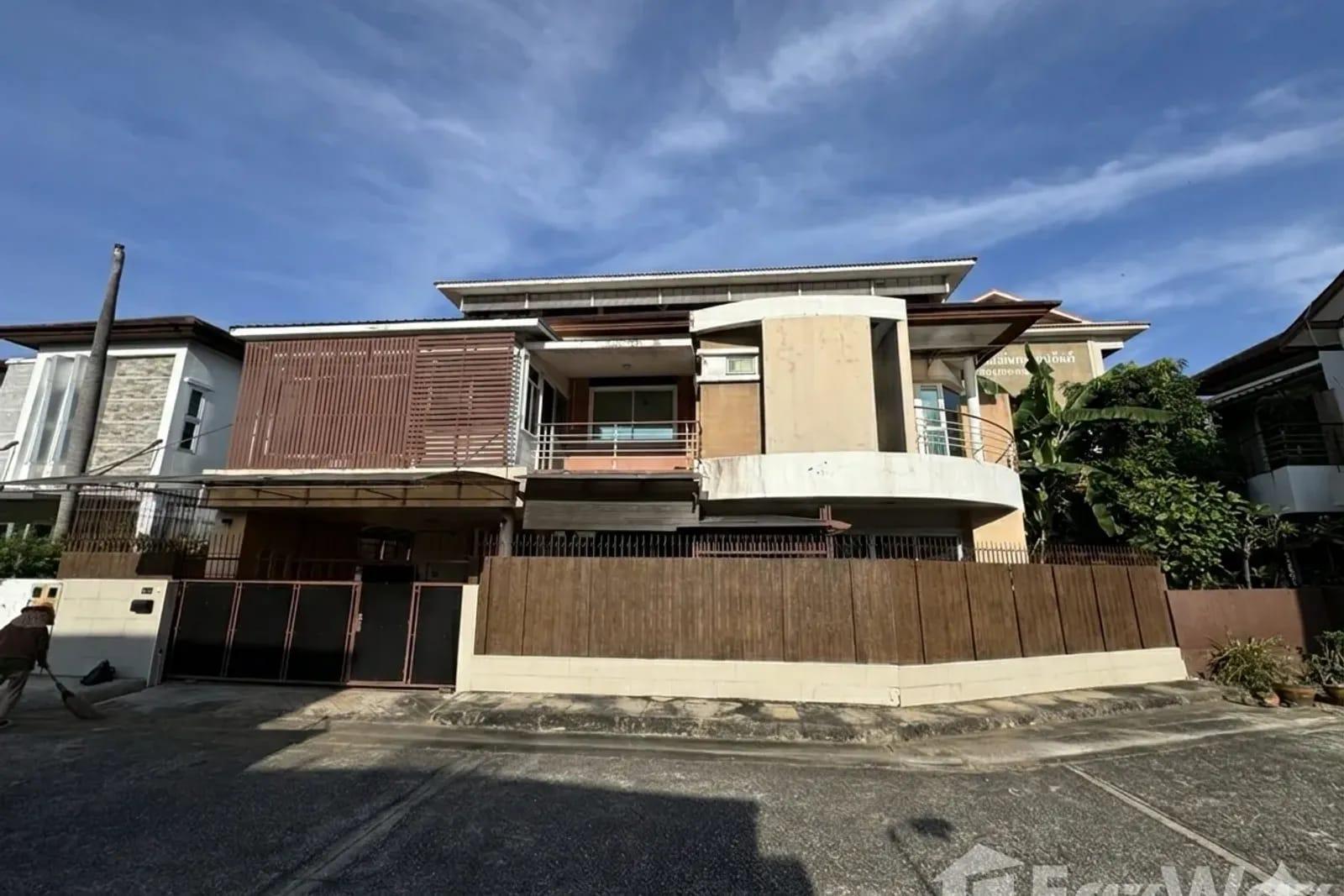 Villa for Sale in Bangkok Villa, Bangkok, Thailand 5