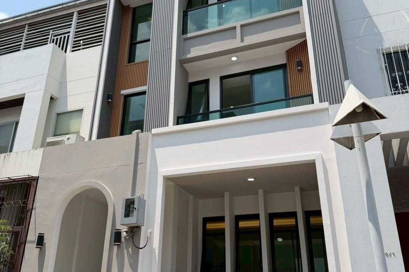 Villa for Sale in Bangkok Villa, Bangkok, Thailand 4