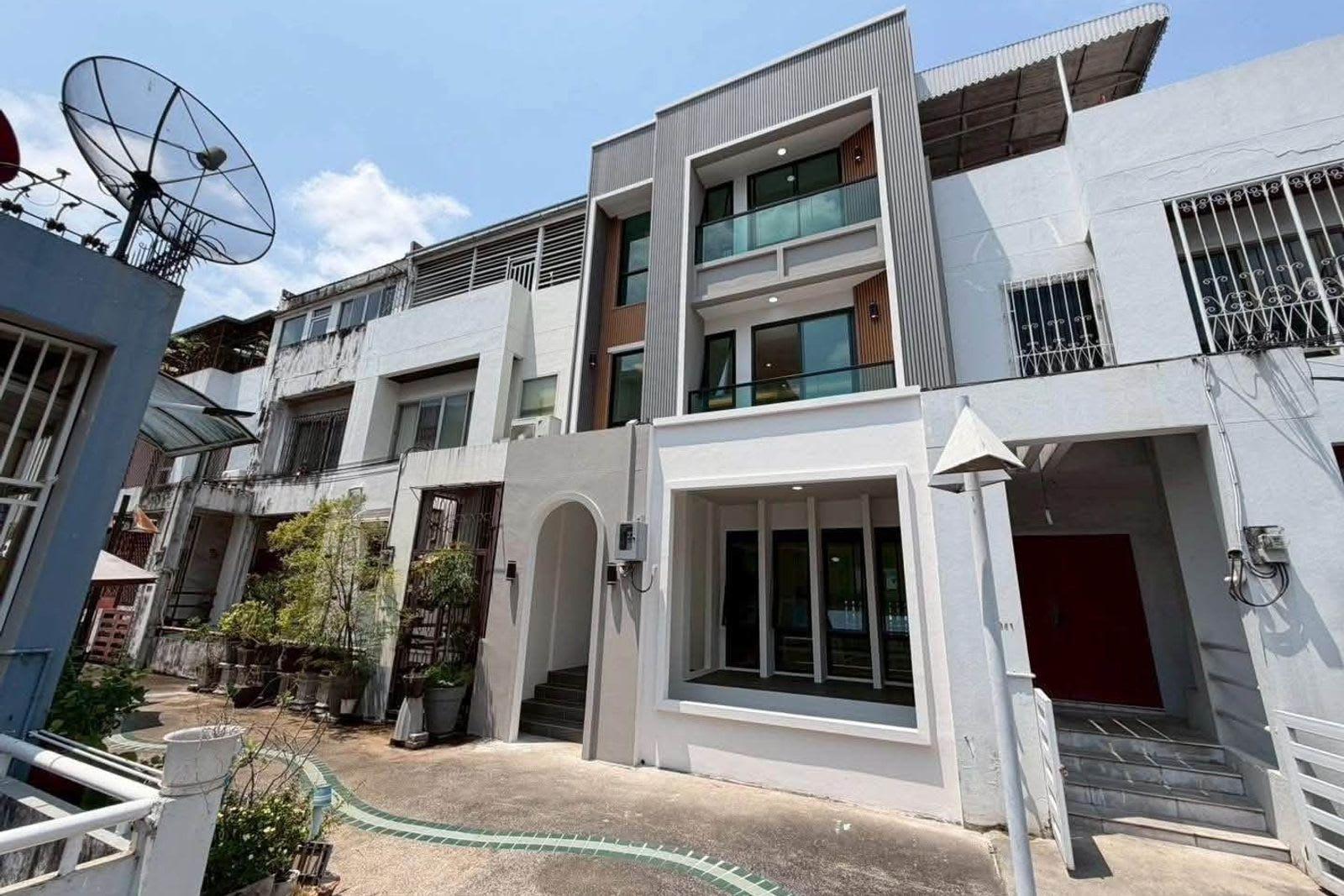 Villa for Sale in Bangkok Villa, Bangkok, Thailand 5