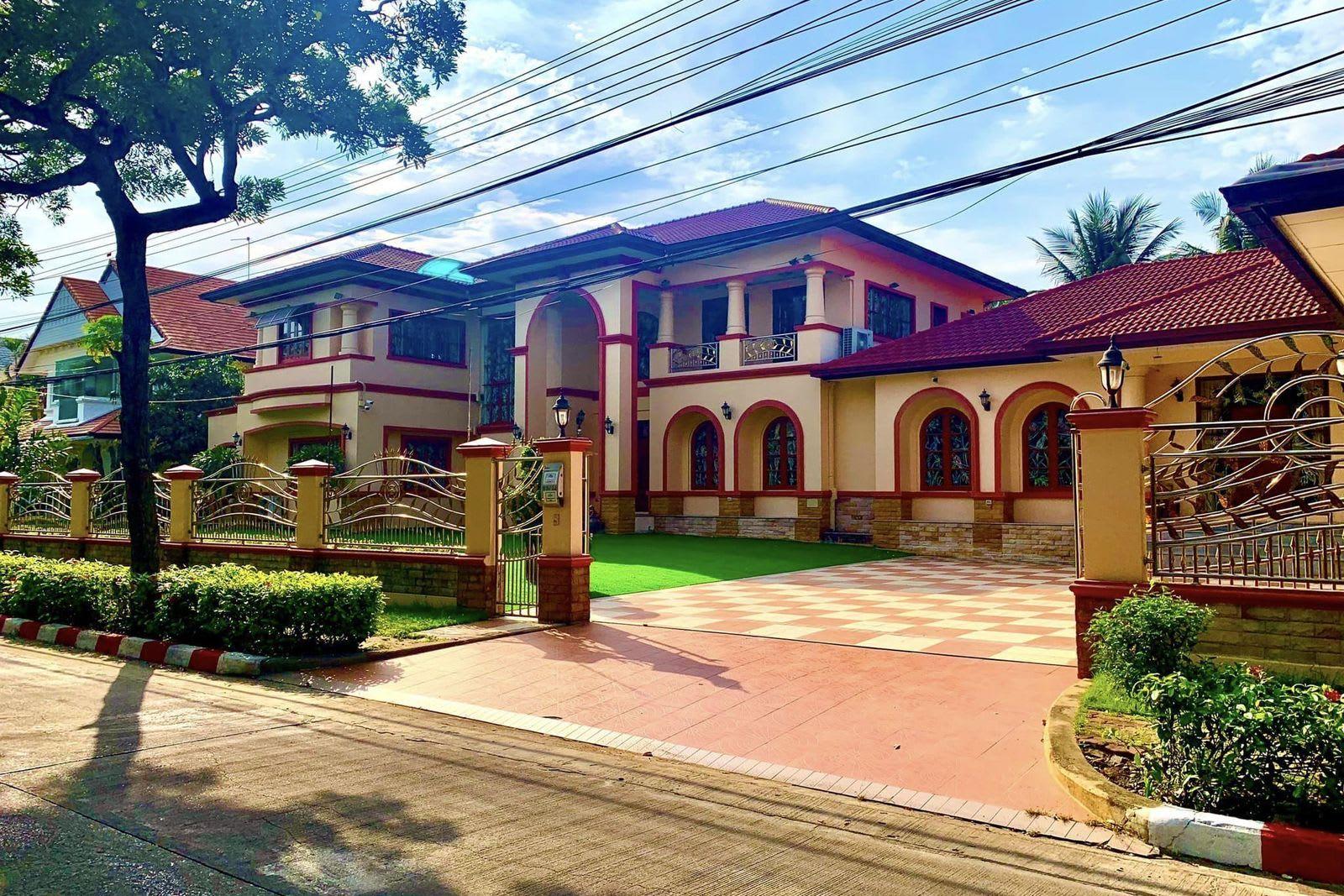 Villa for Sale in Bangkok Villa, Bangkok, Thailand 4