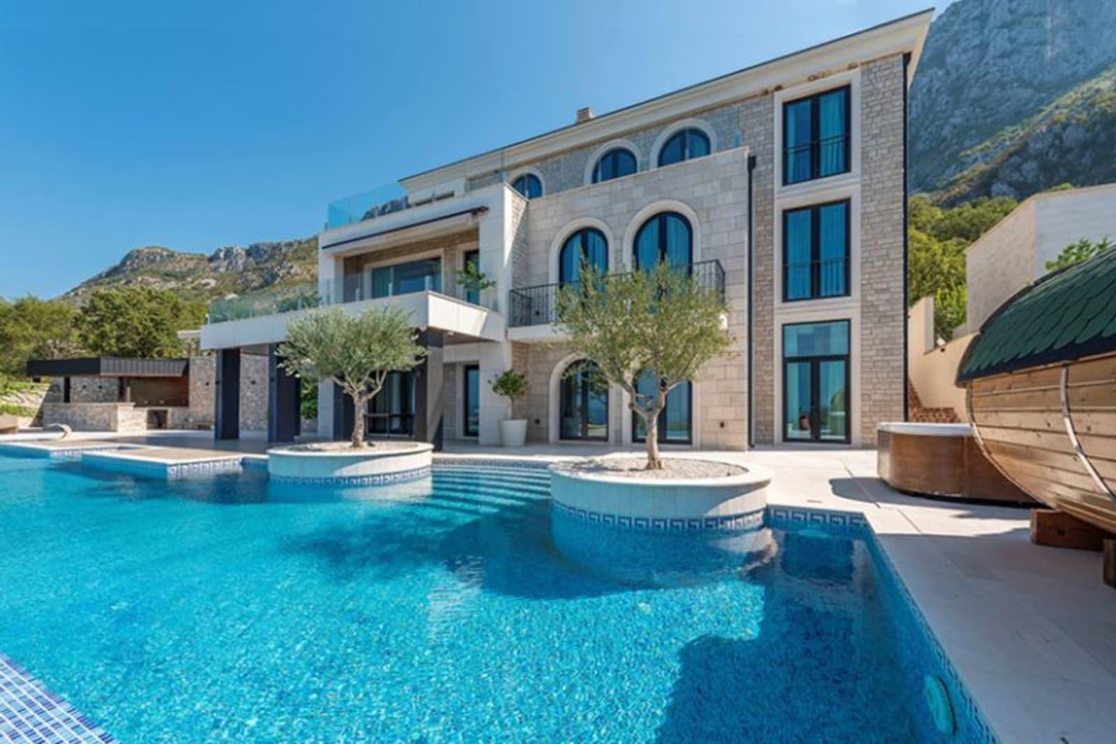 Villa for Sale in Blizikuce, Budva, Montenegro 3