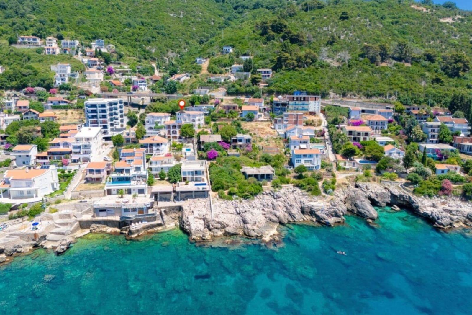 8-Zimmer Villa zum Verkauf in Dobre Vode, Bar, Montenegro
