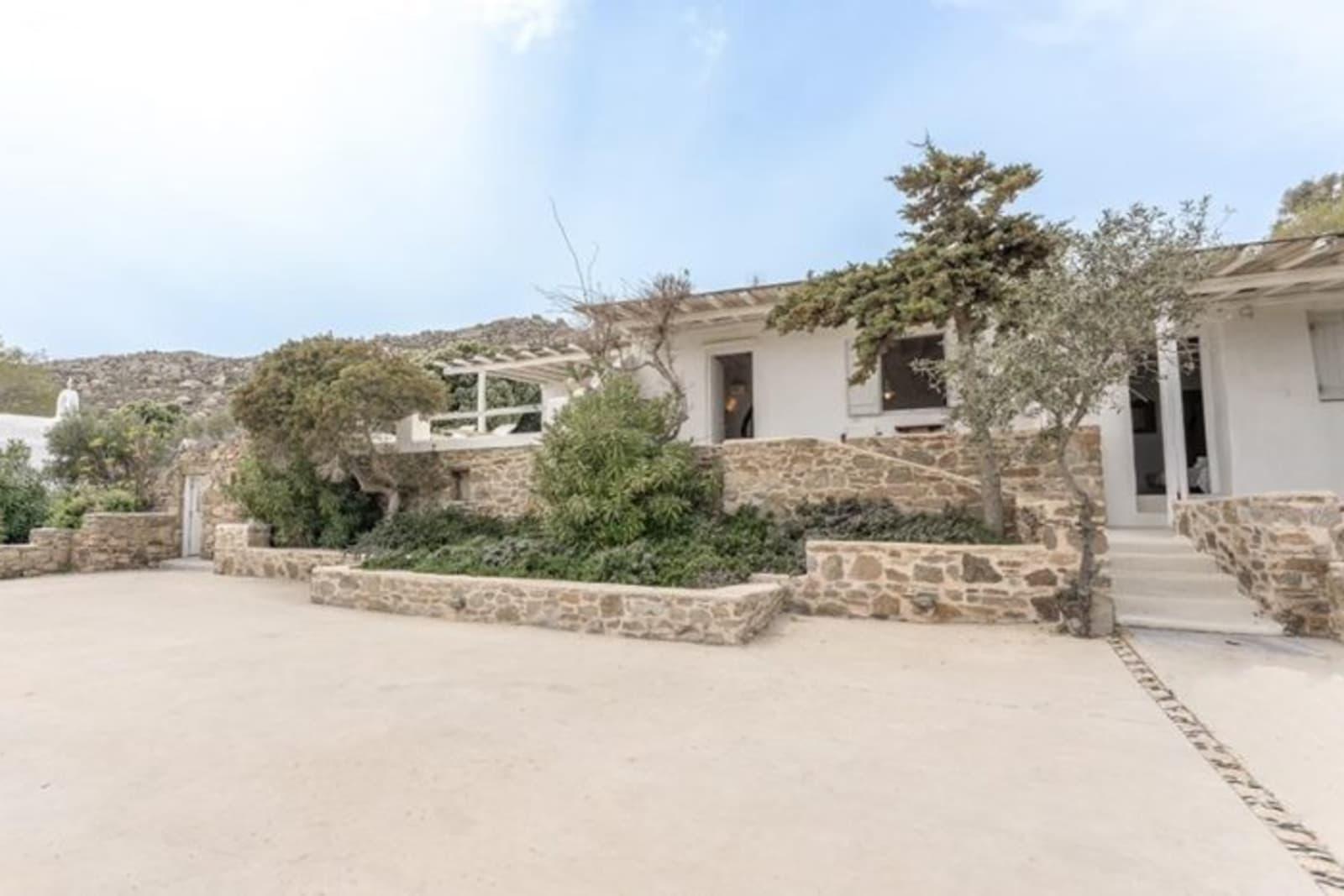 Golden Visa Eligible Villa for Sale in Agrari, Mykonos, Greece 4