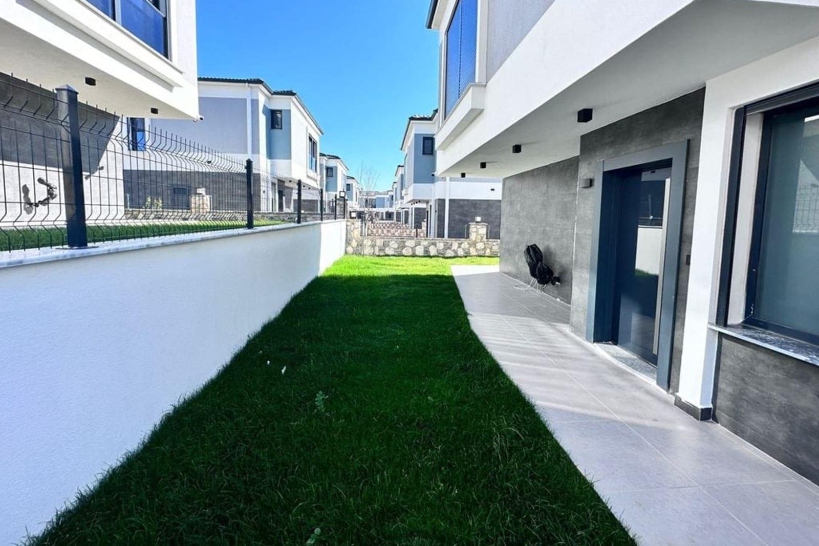 3-Bedroom Villa for Sale in Altinkum, Didim, Turkey 4