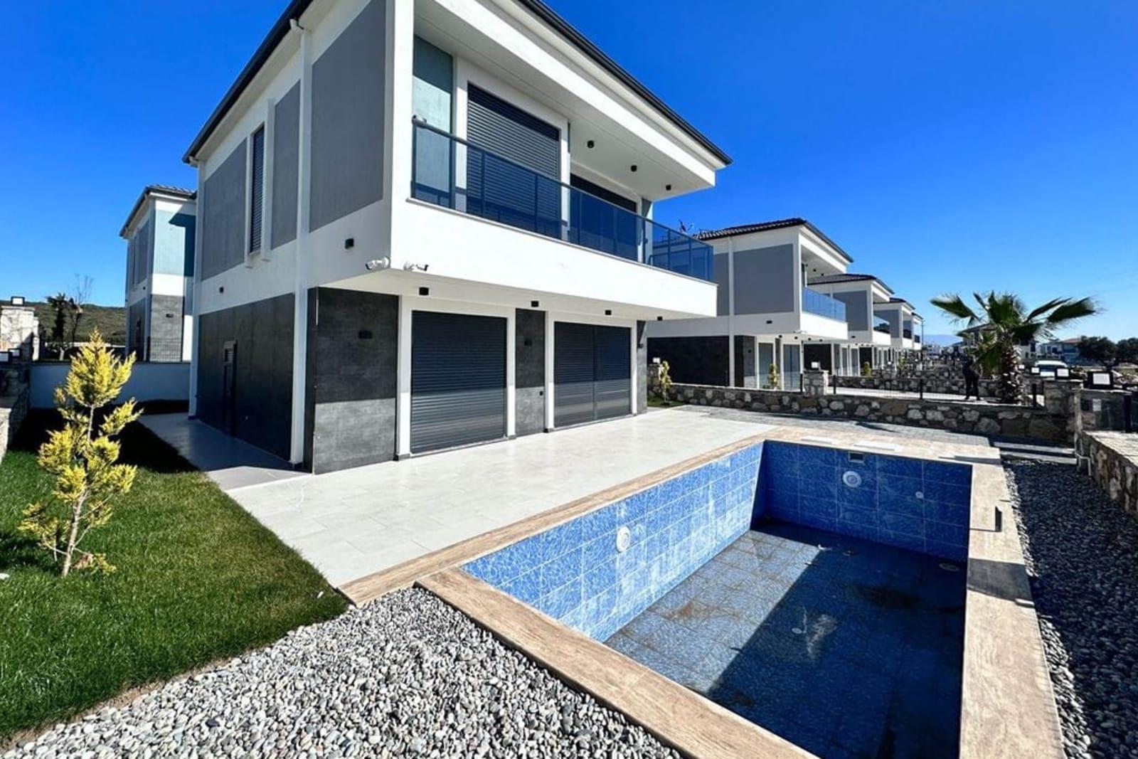 3-Bedroom Villa for Sale in Altinkum, Didim, Turkey 5
