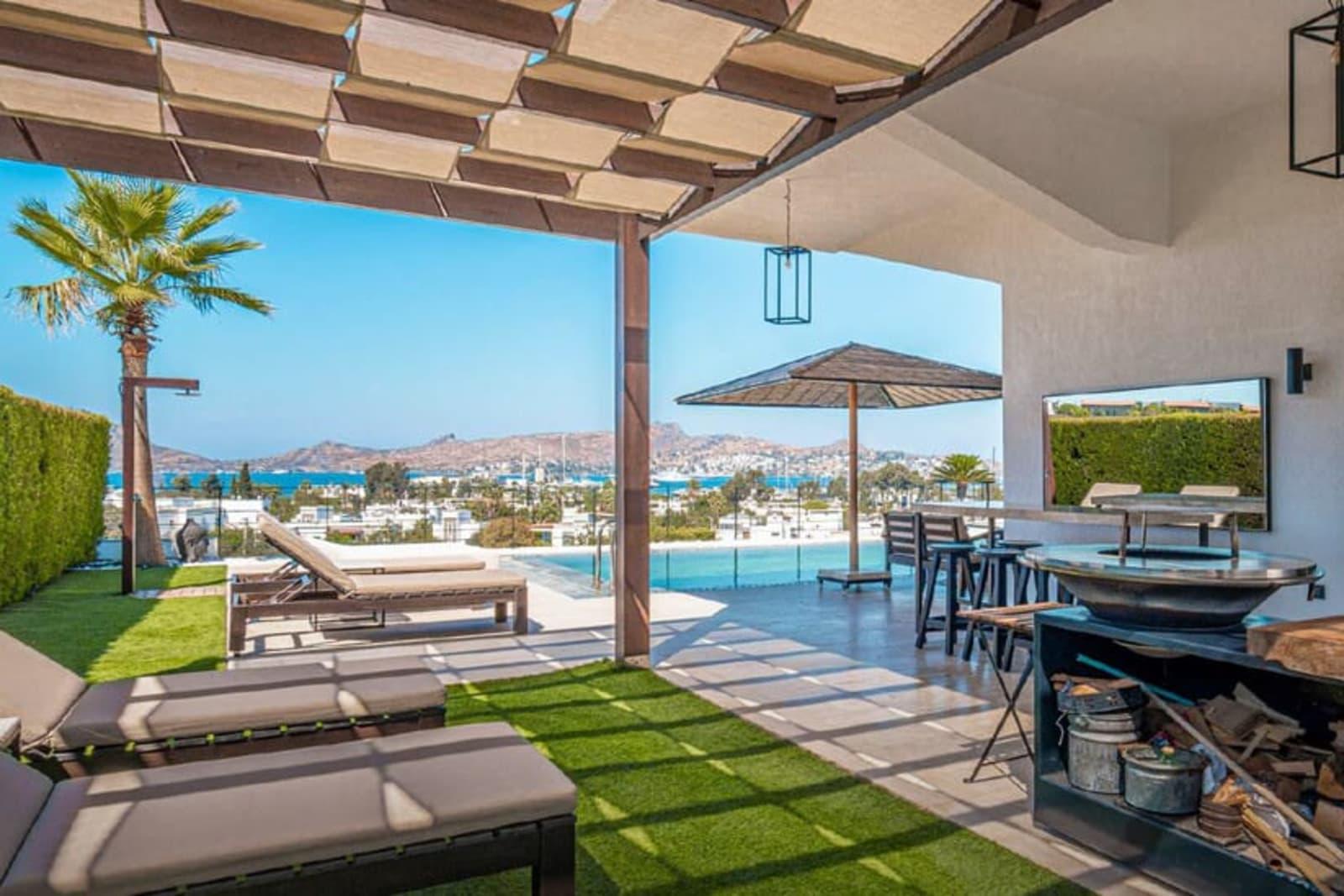 8-Bedroom Villa for Sale in Yalikavak, Bodrum, Turkey 5