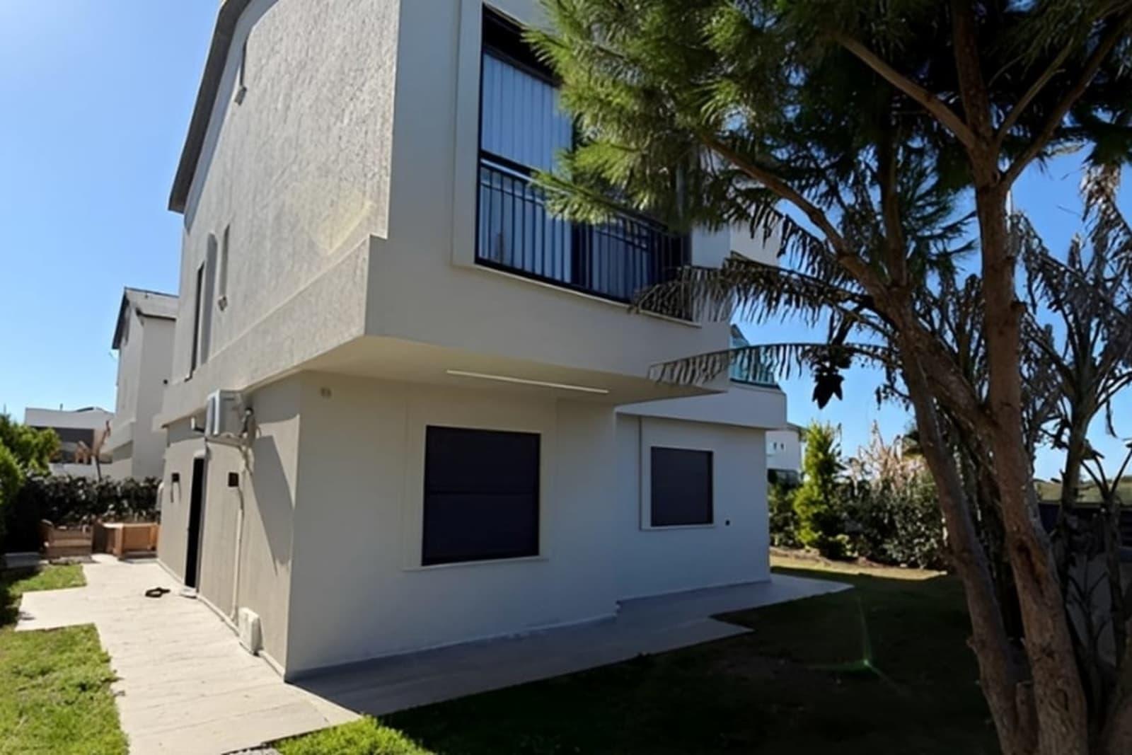 5-Bedroom Villa for Sale in Altinkum, Didim, Turkey