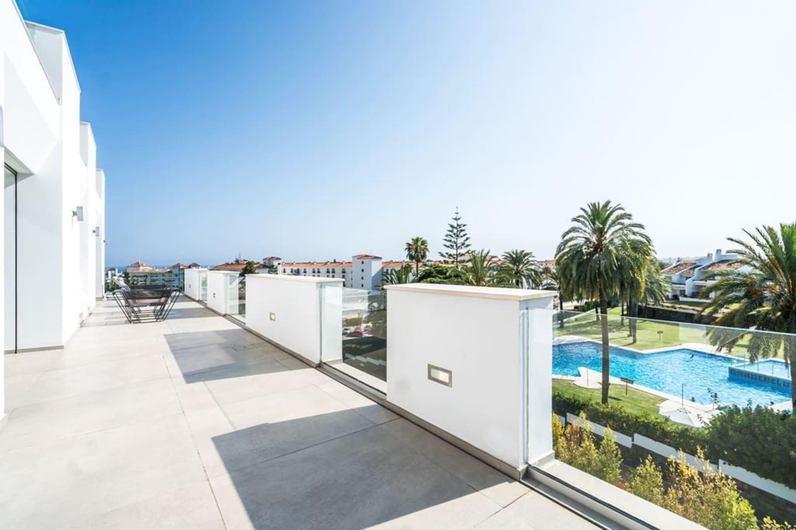 11-Bedroom Villa for Sale in Nueva Andalucia, Marbella, Spain 4