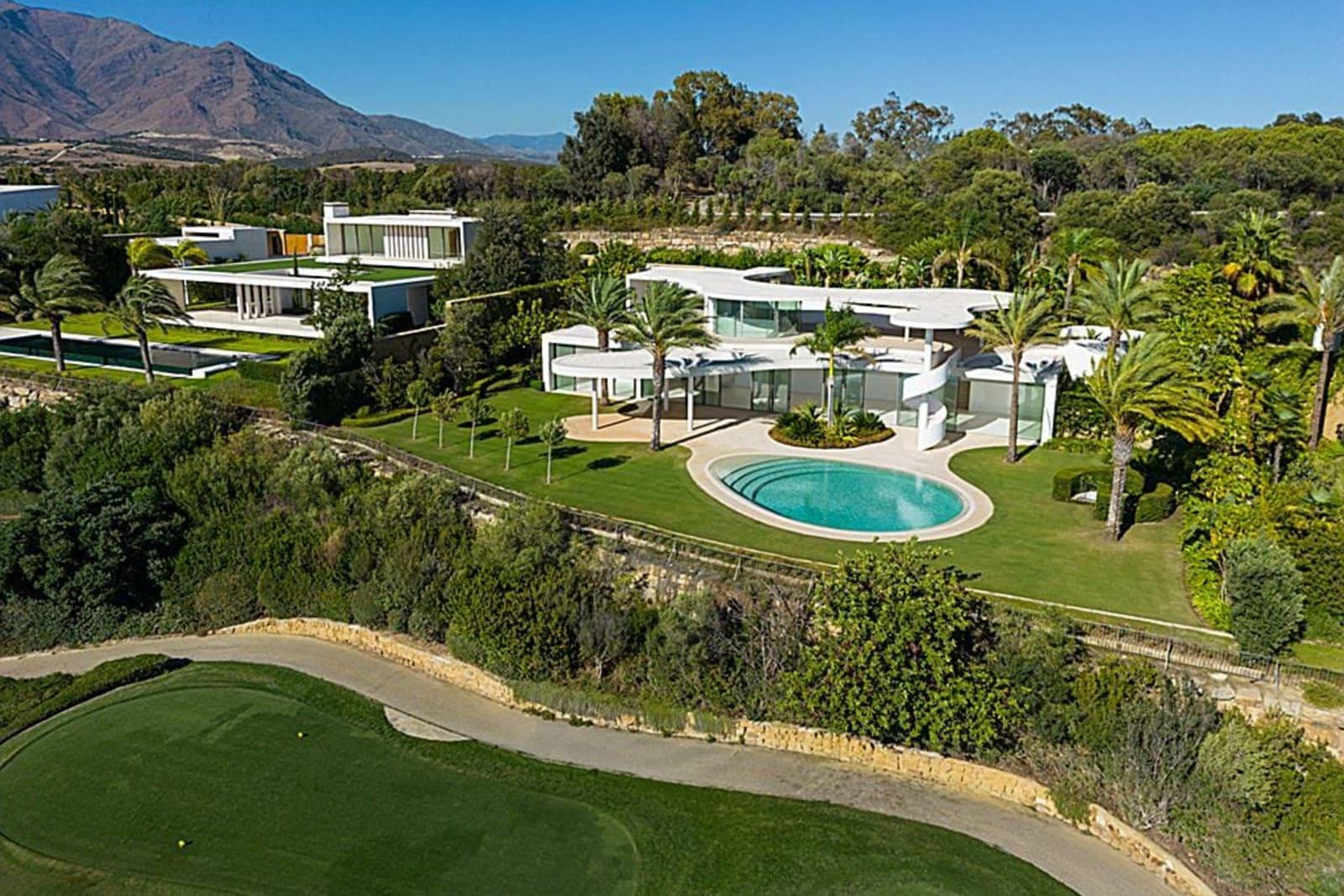 4-Bedroom Villa for Sale in Finca Cortesin, Estepona, Spain 2