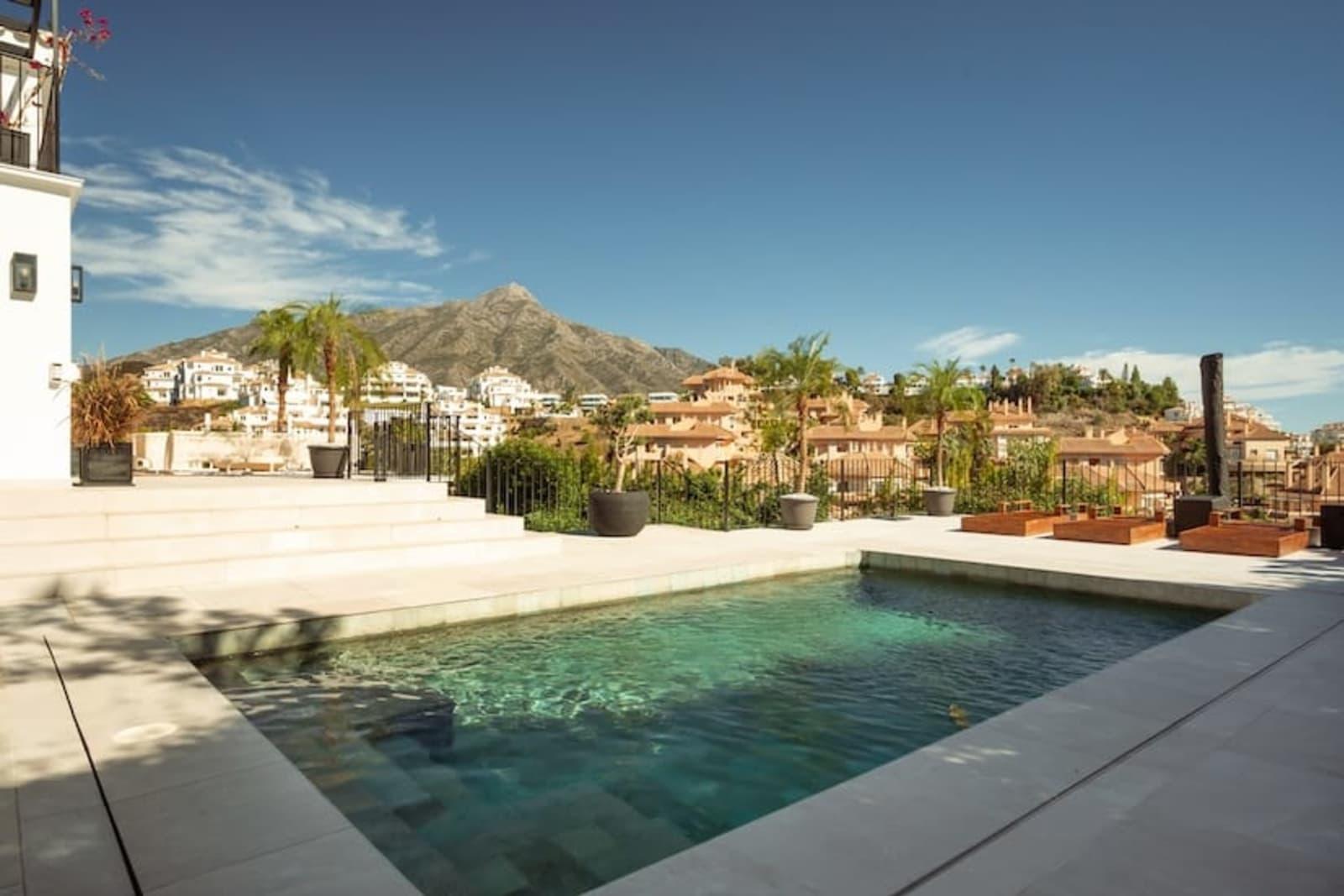 5-Bedroom Villa for Sale in Nueva Andalucia, Marbella, Spain 3