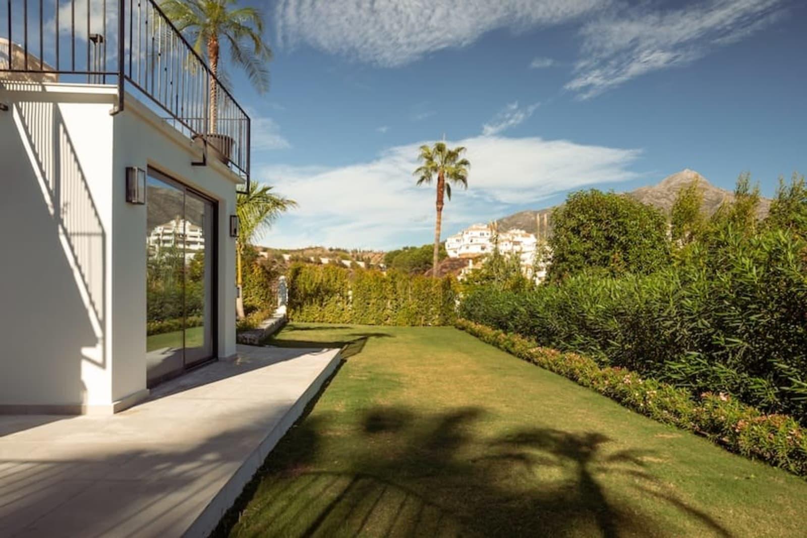 5-Bedroom Villa for Sale in Nueva Andalucia, Marbella, Spain 4