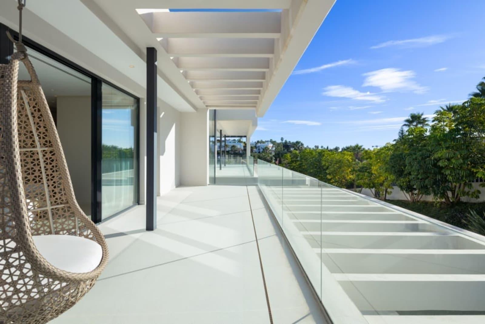 6-Bedroom Villa for Sale in Nueva Andalucia, Marbella, Spain 5