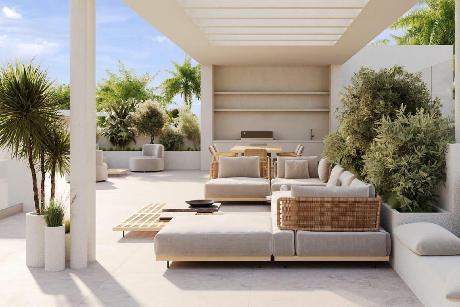 3-Bedroom Villa for Sale in Estepona, Spain 2