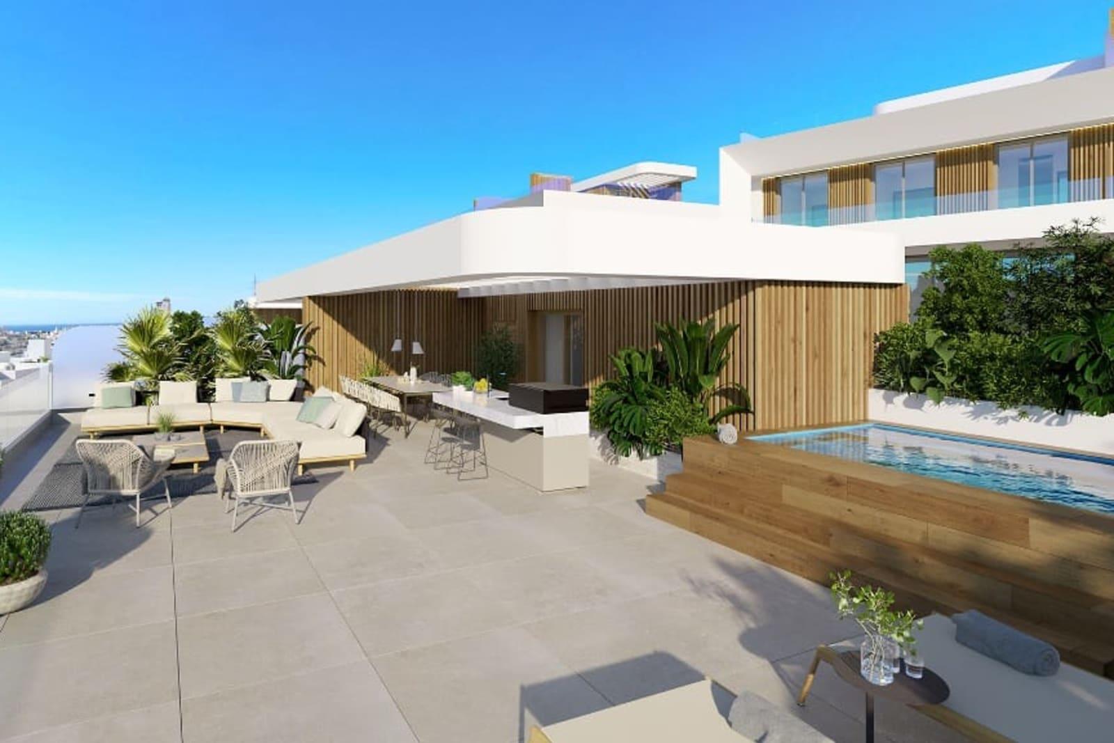 4-Bedroom Villa for Sale in Estepona, Spain 3