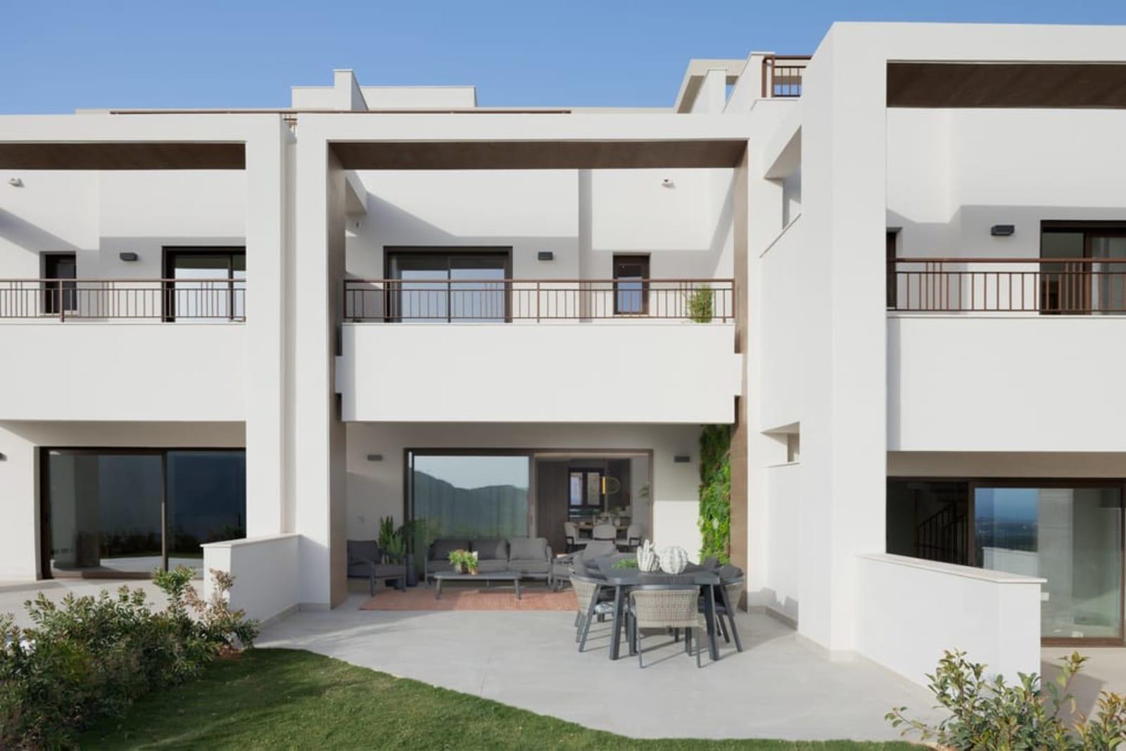 3-Bedroom Villa for Sale in Istan, Marbella, Spain 2
