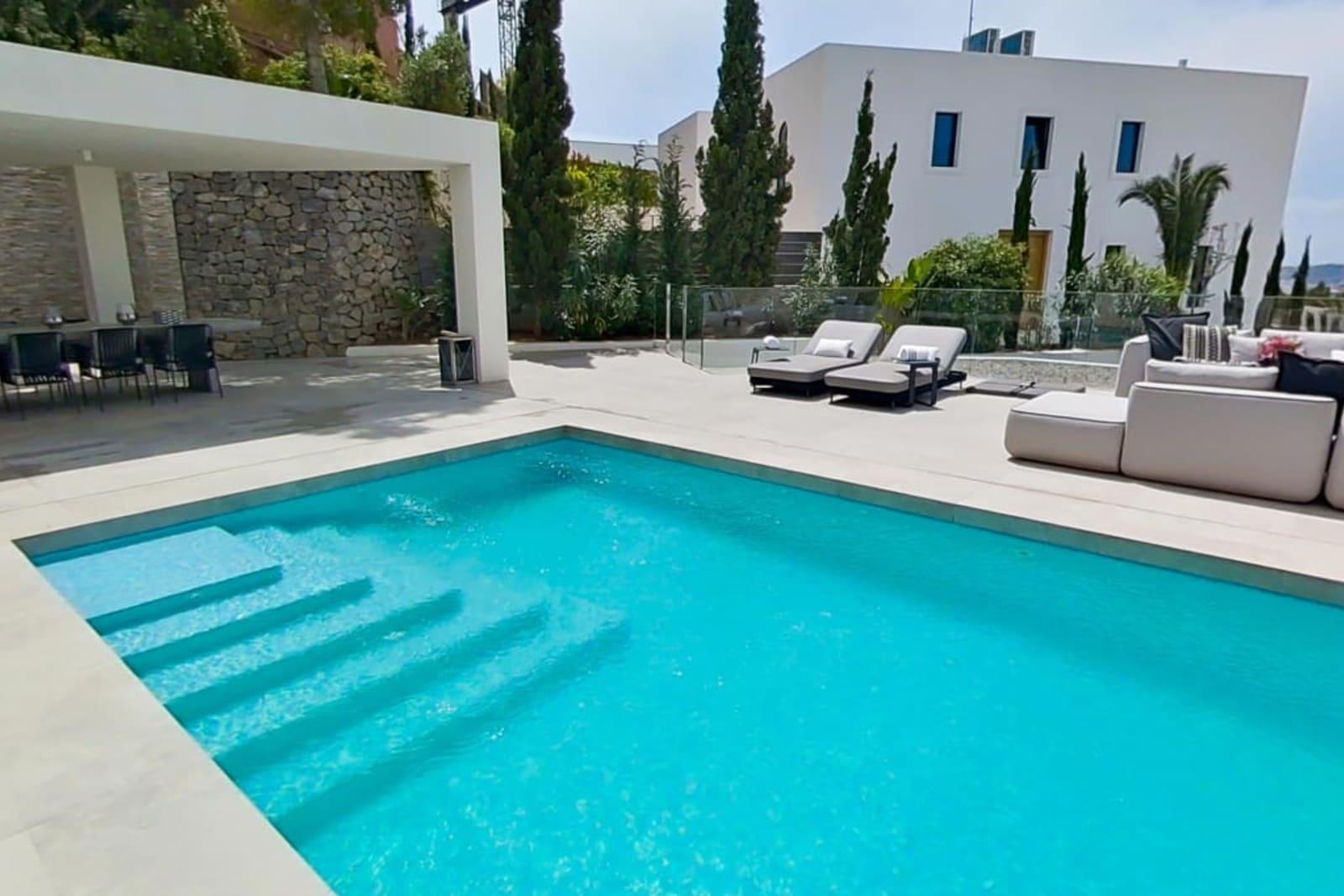 6-Zimmer Villa zum Verkauf in Cap Martinet, Ibiza, Spanien 3