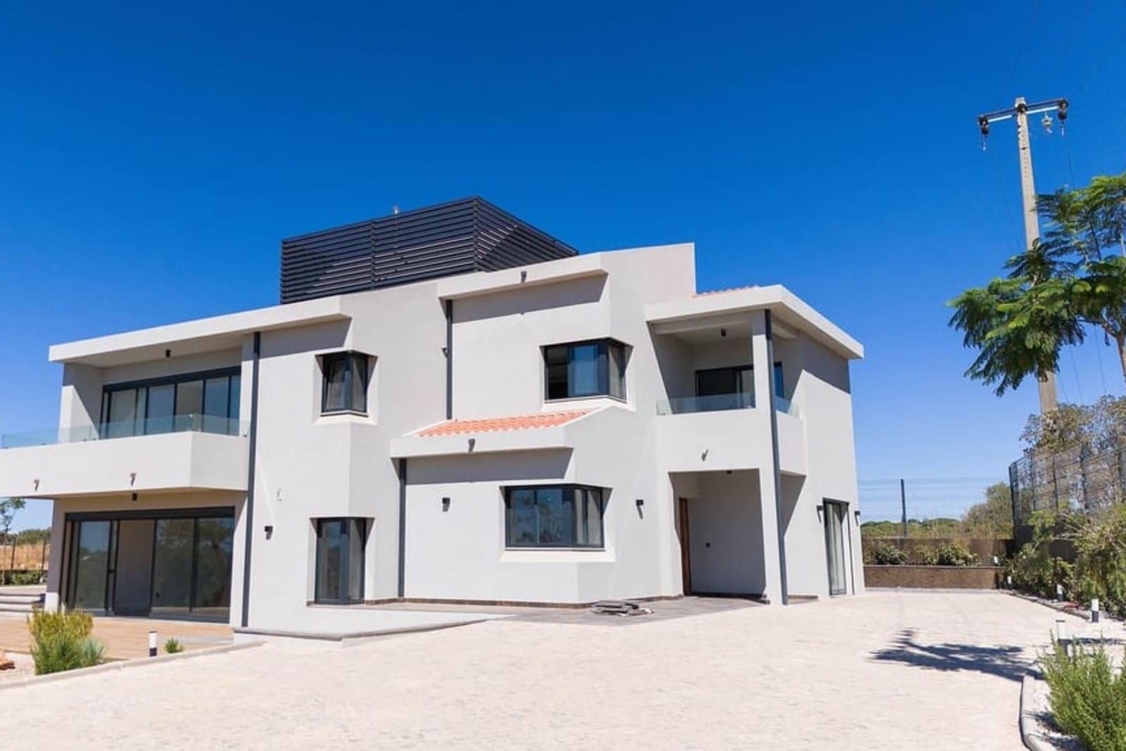 5-Bedroom Villa for Sale in Quarteira, Vilamoura, Portugal 5