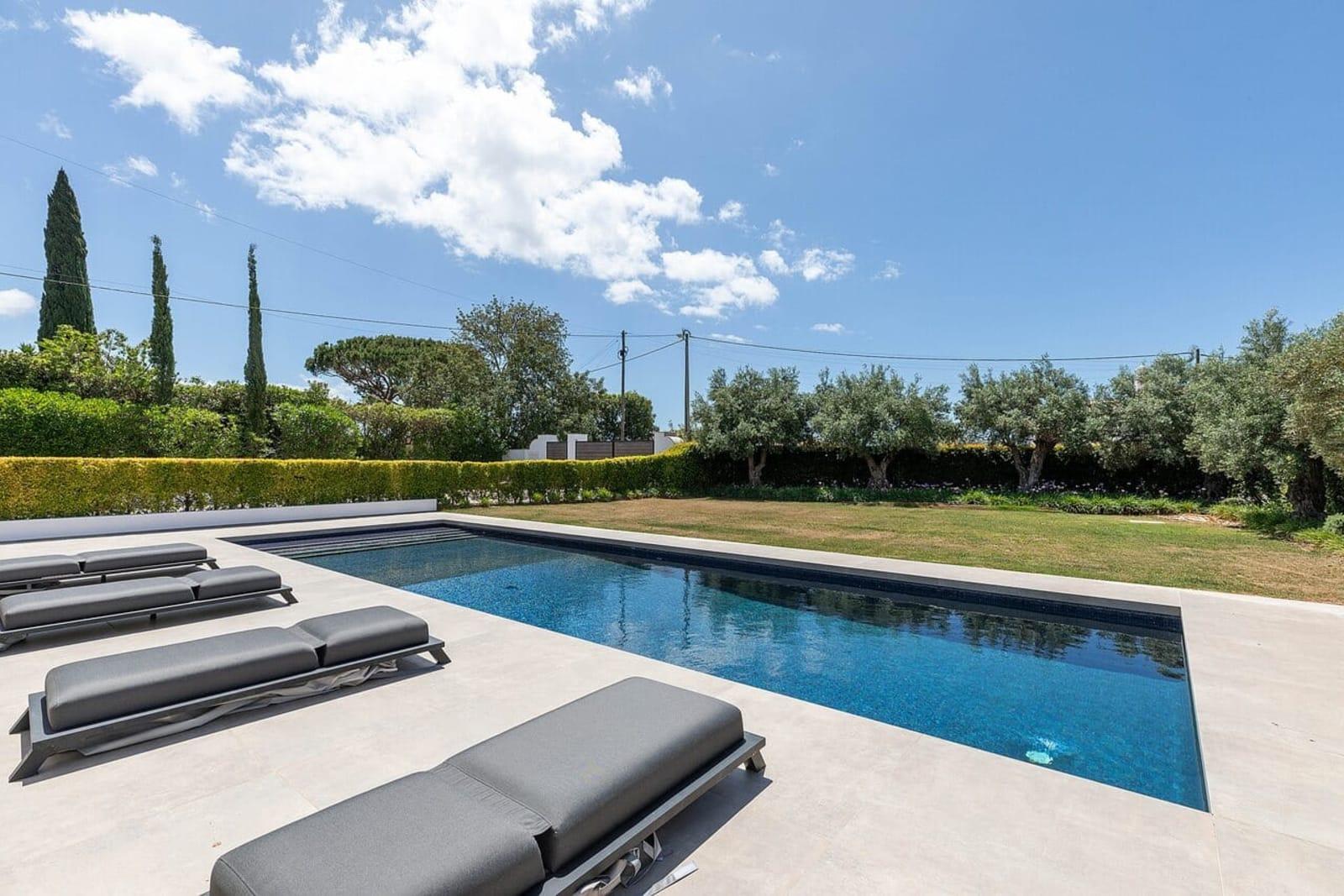 4-Bedroom Villa for Sale in Loule, Portugal 2