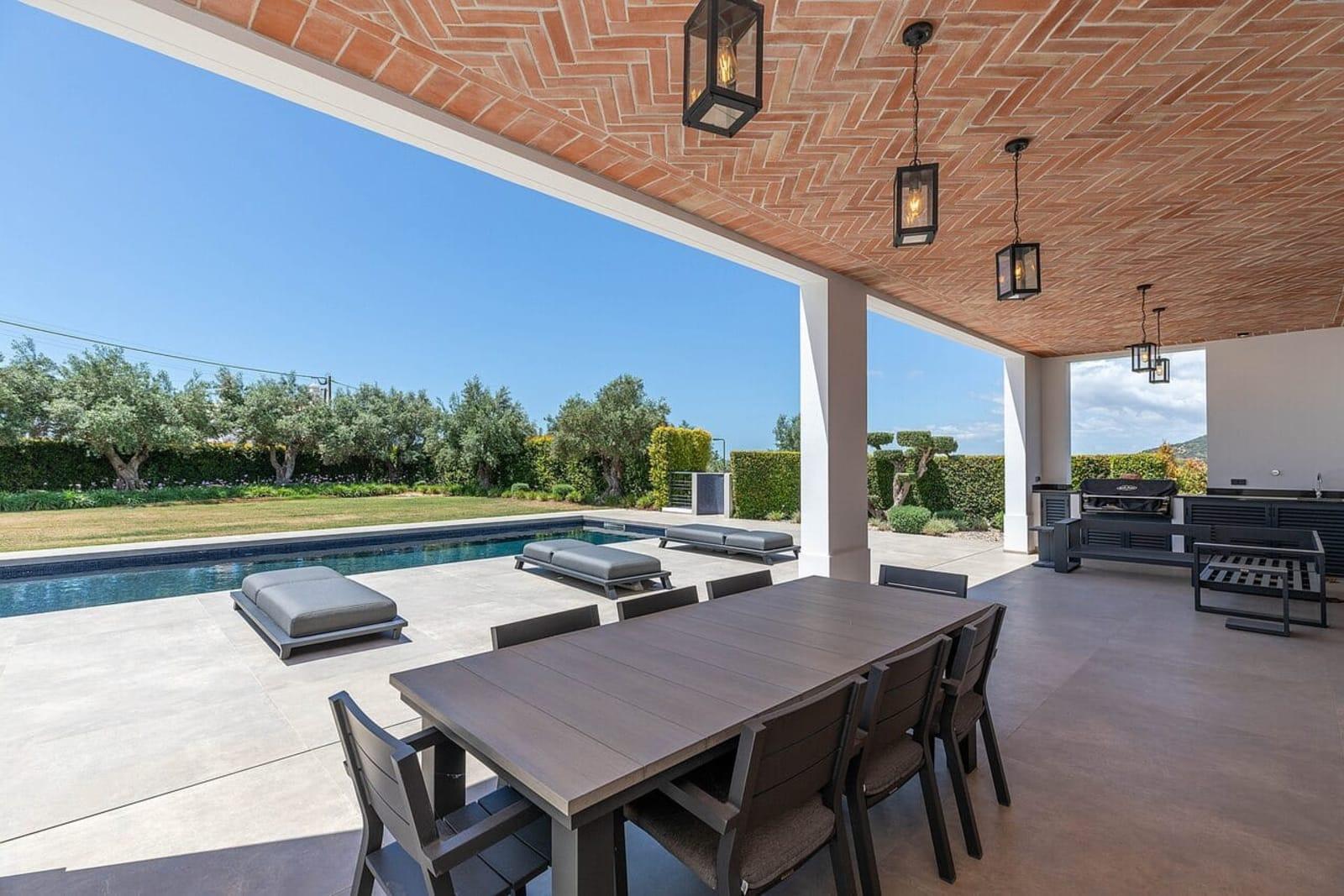 4-Bedroom Villa for Sale in Loule, Portugal 5
