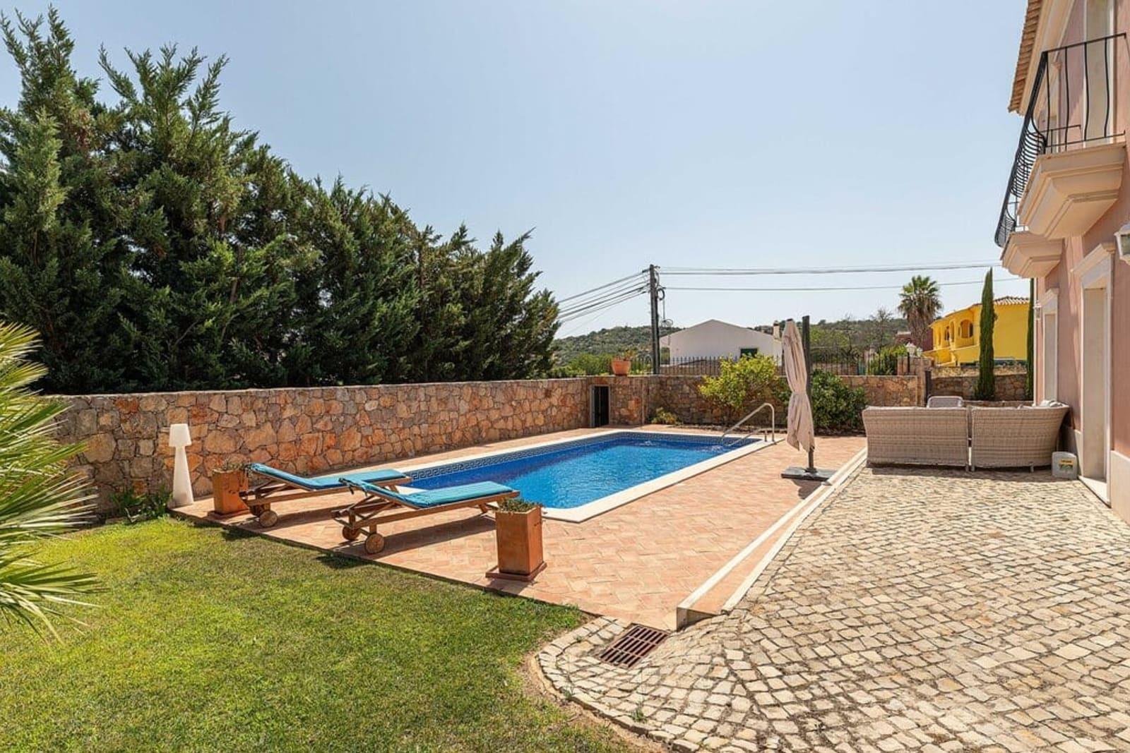 3-Bedroom Villa for Sale in Faro, Portugal 4