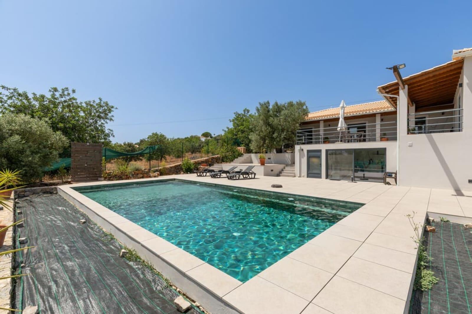 4-Bedroom Villa for Sale in Faro, Portugal 5