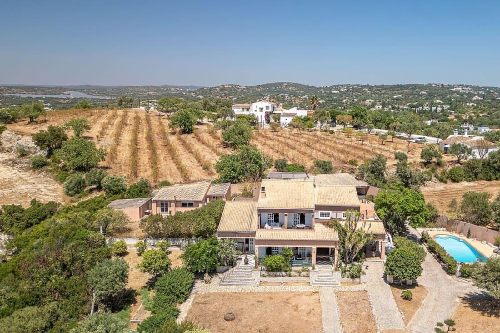 Santa Barbara, Faro, Portekiz — Satılık 4+1 Villa
