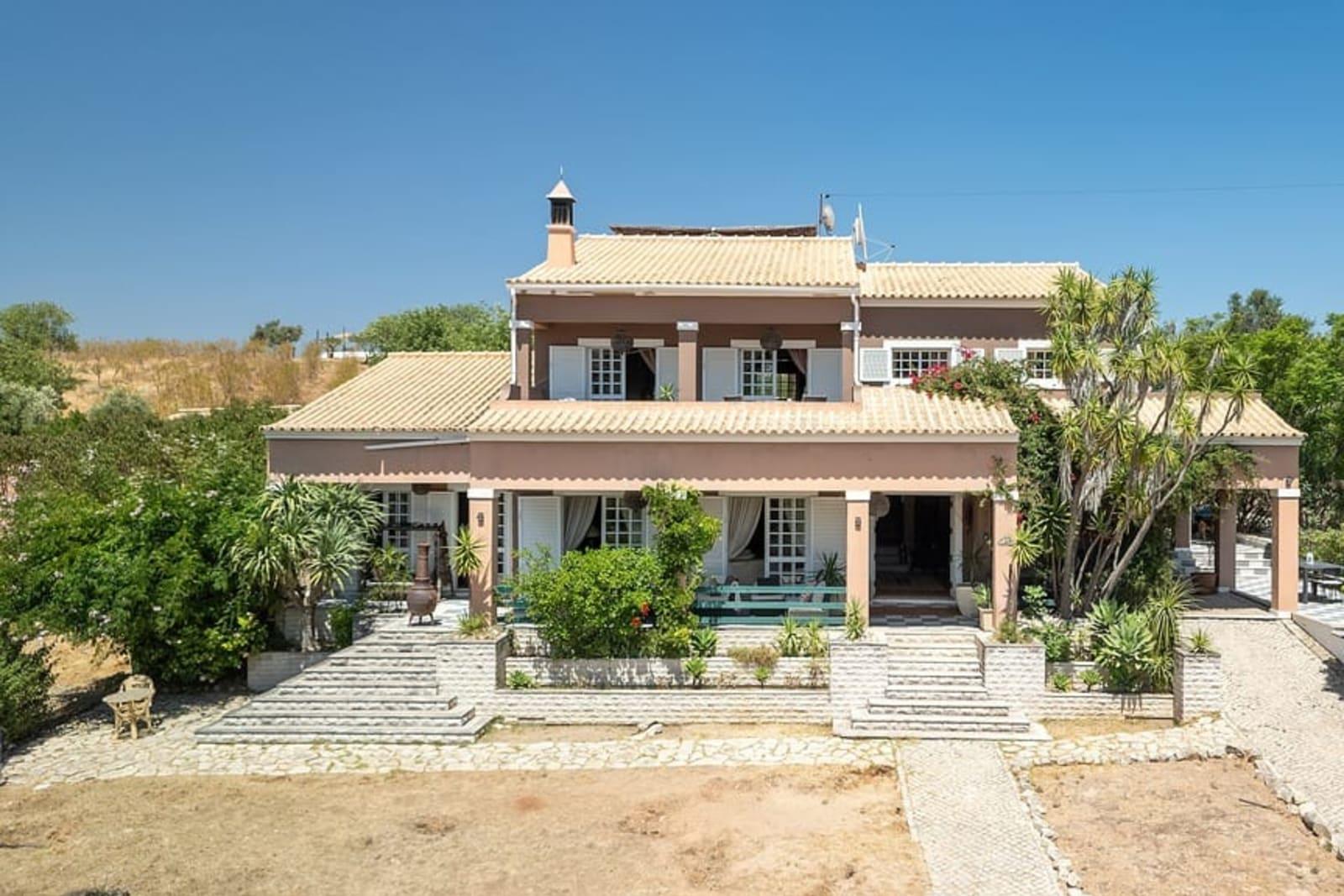 4-Bedroom Villa for Sale in Santa Barbara, Faro, Portugal 2