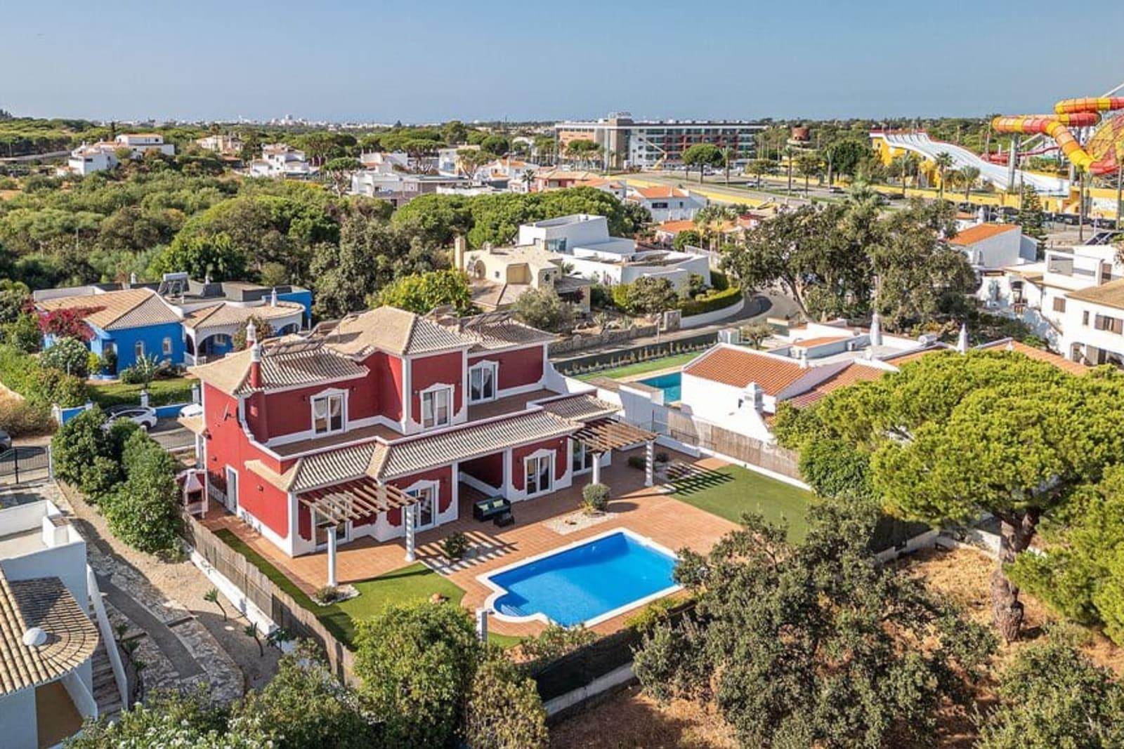 5-Bedroom Villa for Sale in Quarteira, Vilamoura, Portugal 2